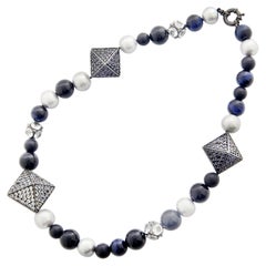 Statement-Perlenkette mit Saphiren, weißem Topas, Perle, blauem Lapis Tiger und Onyx