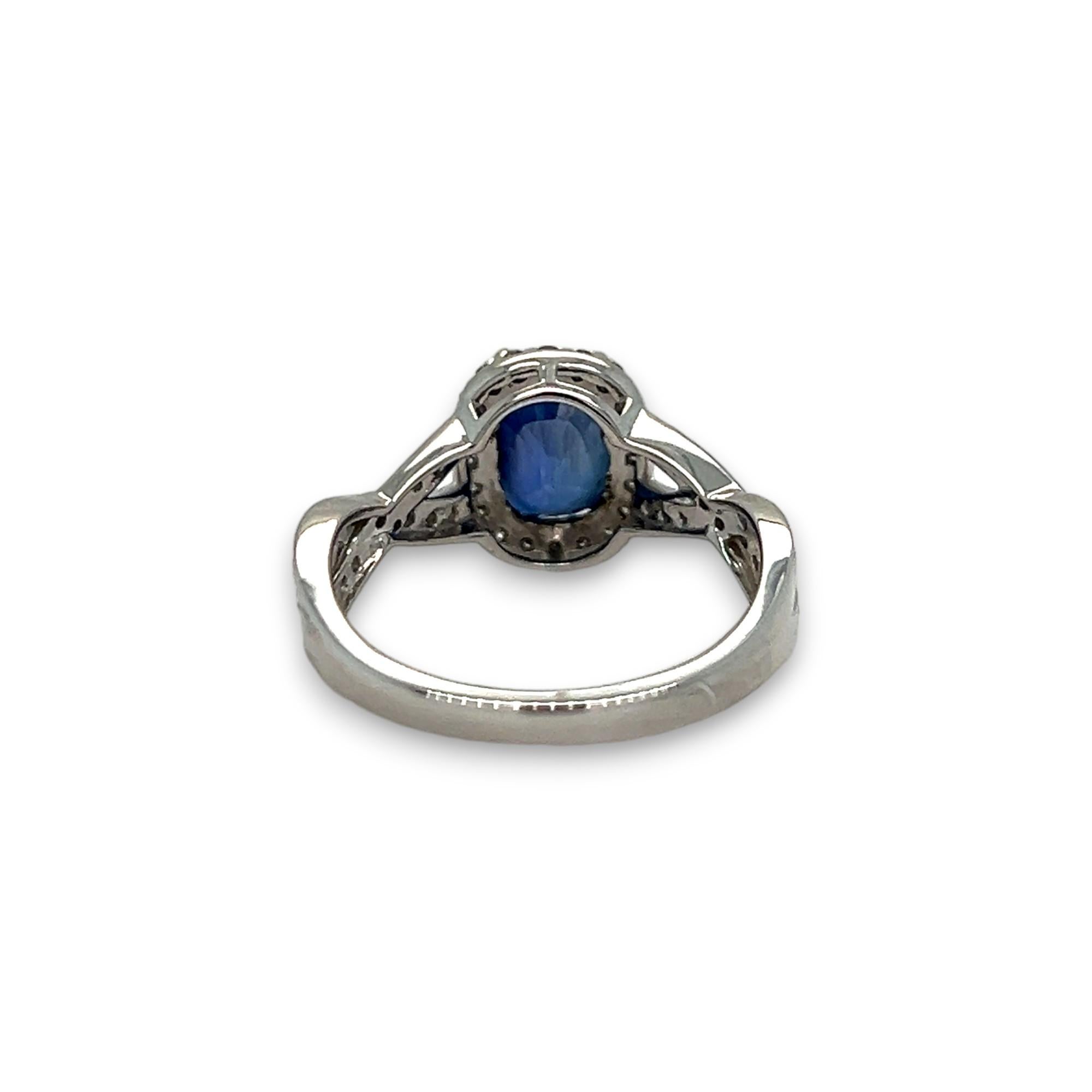 Sapphire with Diamond Halo White Gold Ring In New Condition For Sale In Lewisville, TX