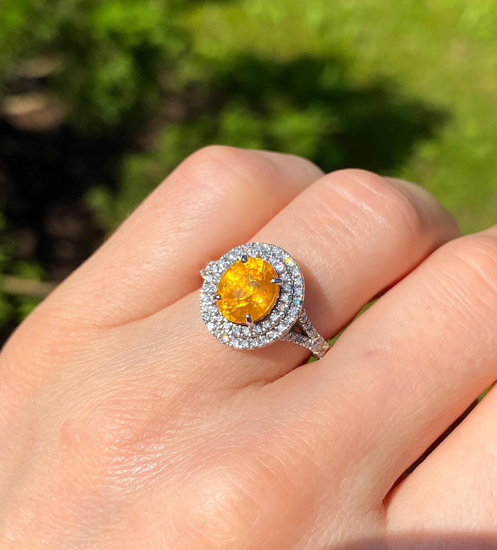 Natural Sapphire 2.97Ct and Diamonds gemstone
14 Karat White Gold Ring

Laboratory full certificate for the ring
AIG certificate for stone
Main Stone: Sapphire
Main Stone Creation: Natural
Main Stone Color: VIVID yellow
Main Stone Origin: Srilanka