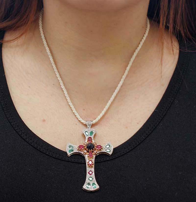 Sapphire, Emeralds, Rubies, Diamonds, Gold and Silver Cross Pendant Necklalace In Good Condition For Sale In Marcianise, Marcianise (CE)