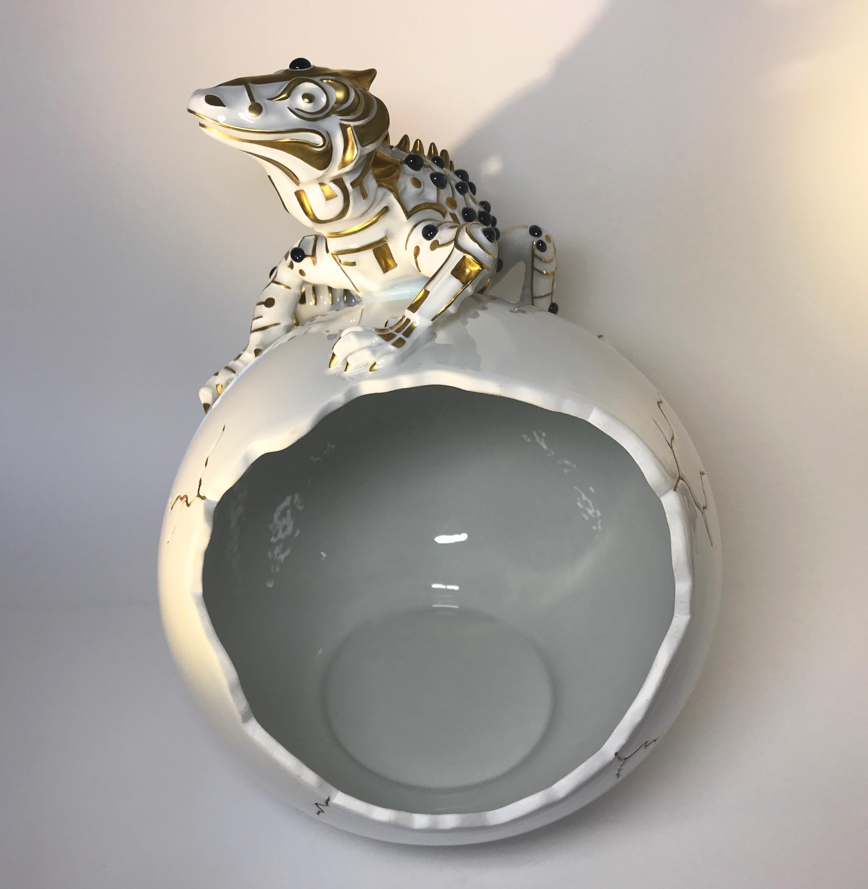Sapphires 24k Pure Gold, Porcelain Luxury Lizard Sculpture Egg Caviar Bowl 2000s For Sale 4