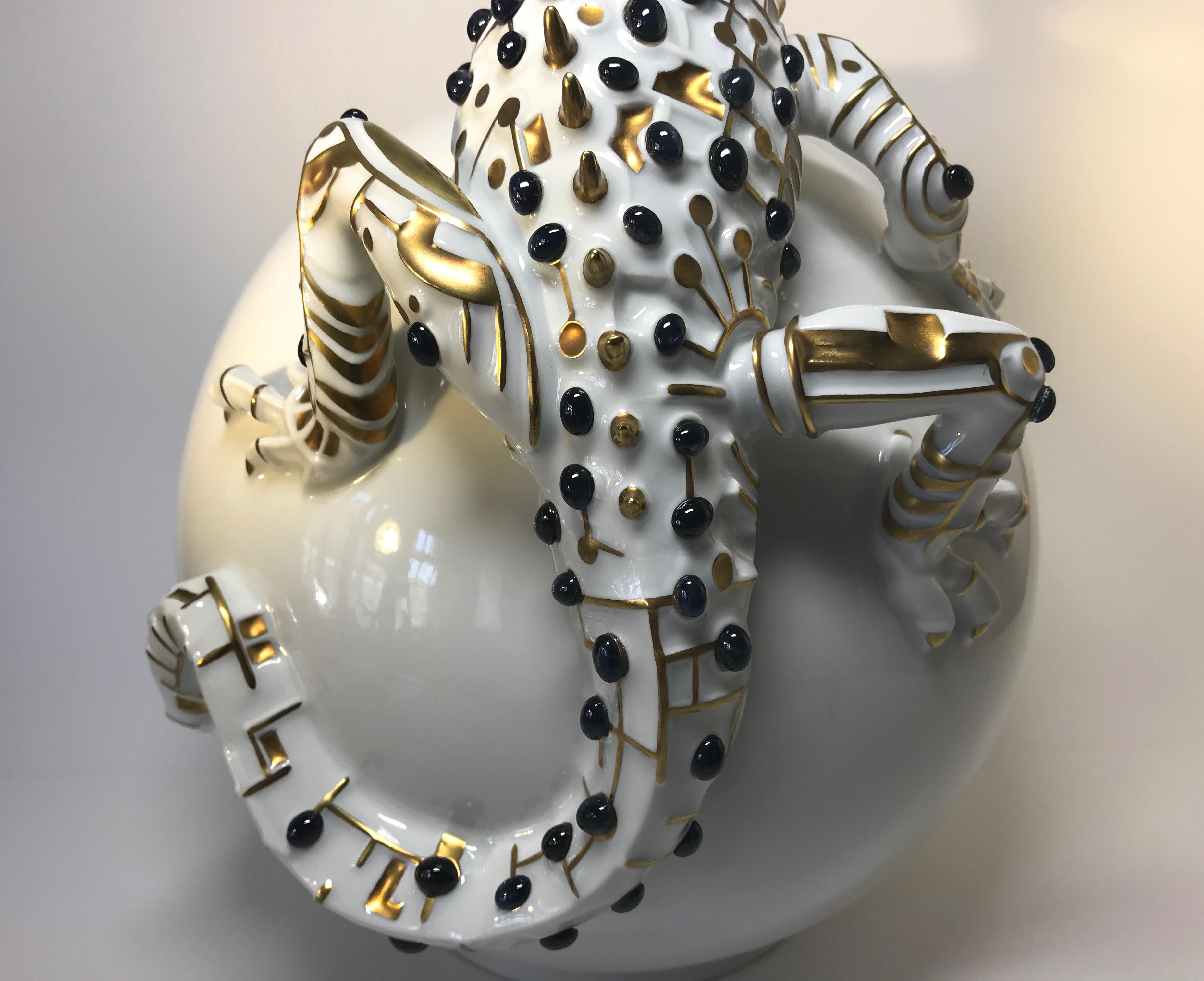 Fait main Saphirs Or pur 24k:: Porcelaine Sculpture Lézard de luxe Œuf Caviar Bol 2000s en vente