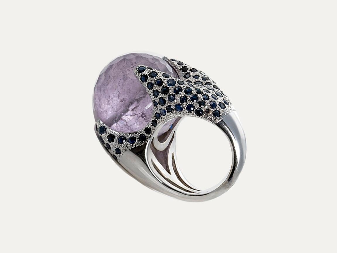 Women's or Men's Sapphires and Amethyste White Gold Ring For Sale