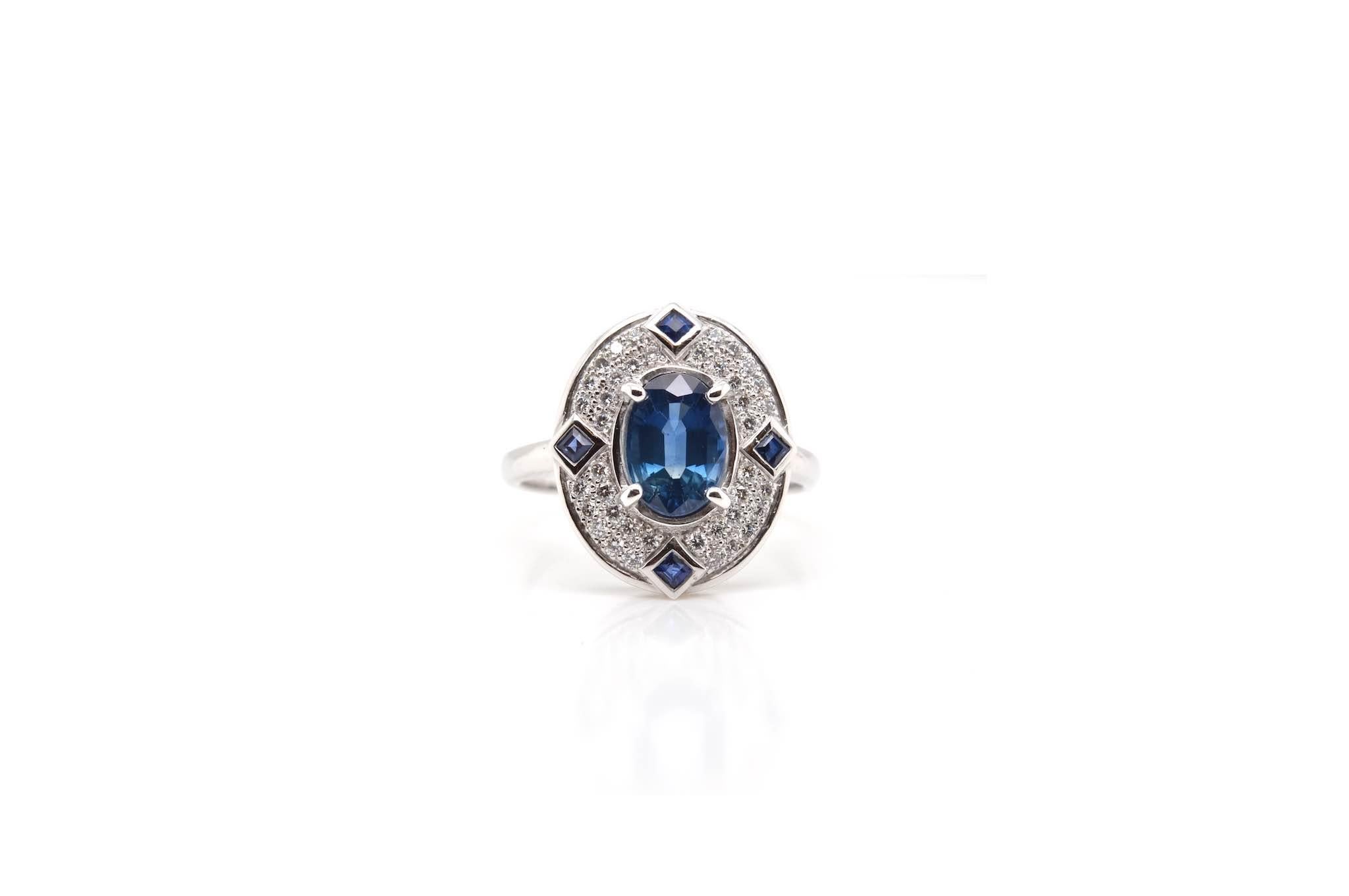 Stones: Sapphire of approximately 2.5 carats, brilliant-cut diamonds
for a total weight of 0.35 carat and 4 calibrated sapphires.
Material: 18k white gold
Dimensions: 1.7 mm length on finger
Weight: 5.2g
Size: 52 (free sizing)
Certificate
Ref. :