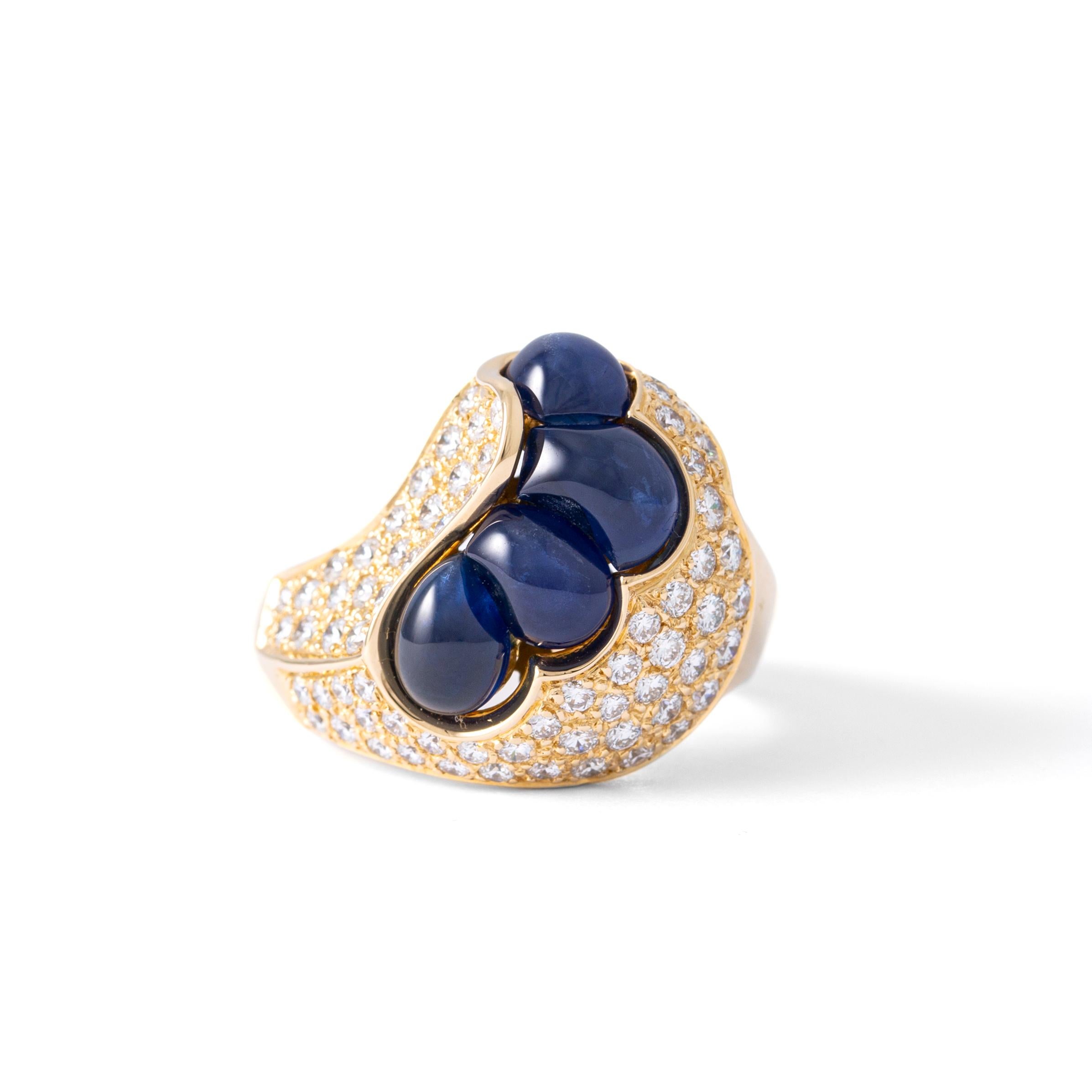 Ring in 18kt yellow gold set with 4 cabochon cut sapphires 4.13 cts and 70 diamonds 1.06 cts Size 53        