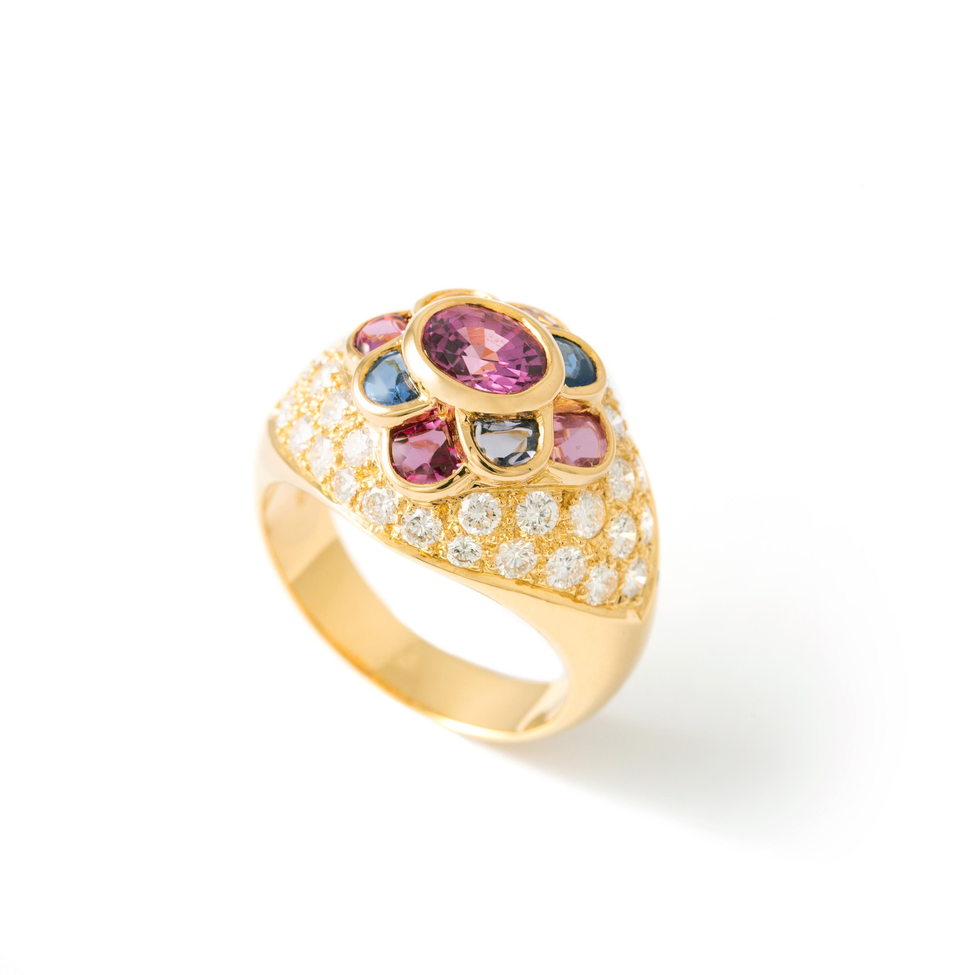 Contemporary Sapphires and Diamond Gold Ring For Sale
