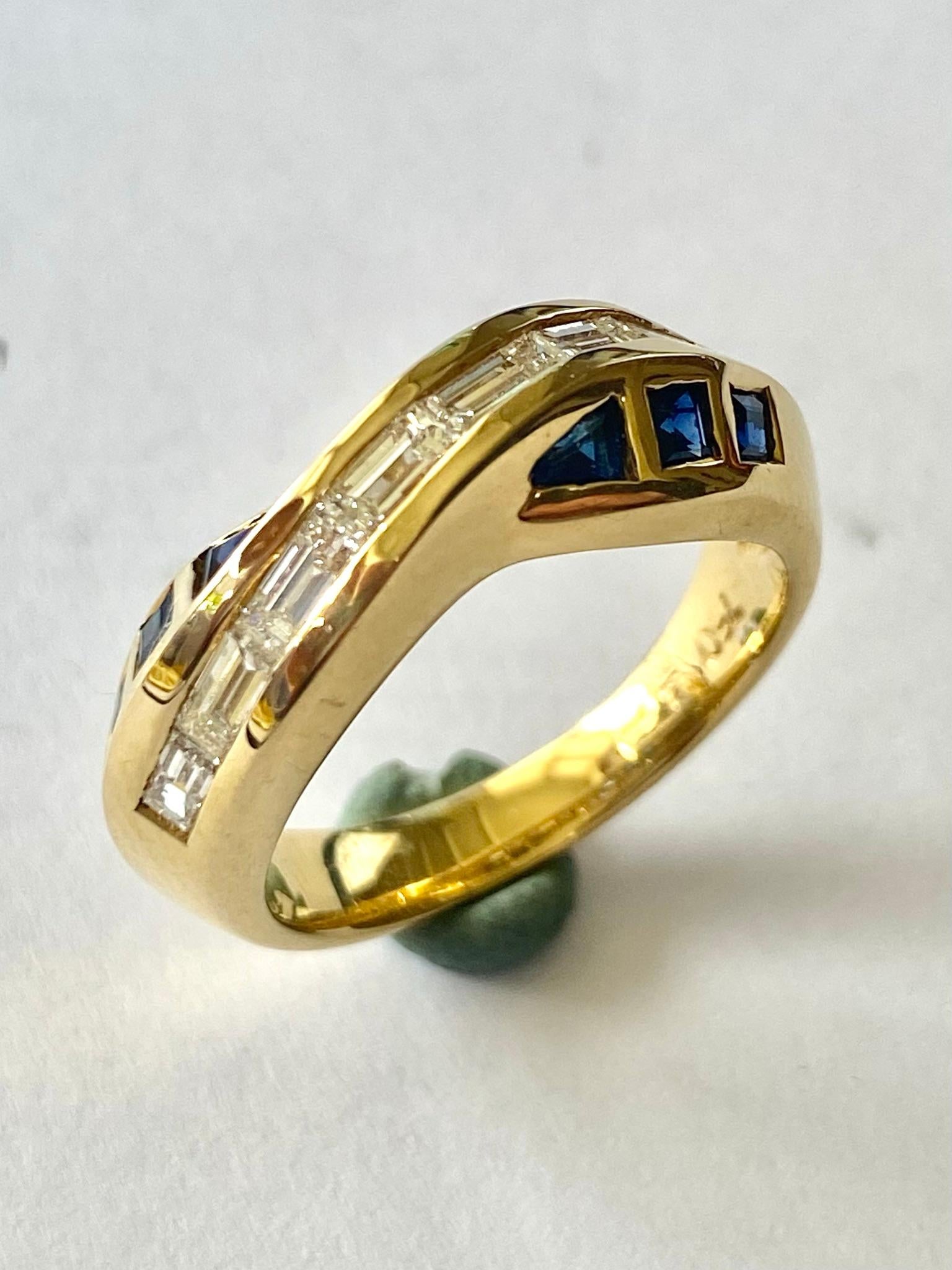 Baguette Cut Sapphires and Diamond Yellow Gold Ring For Sale