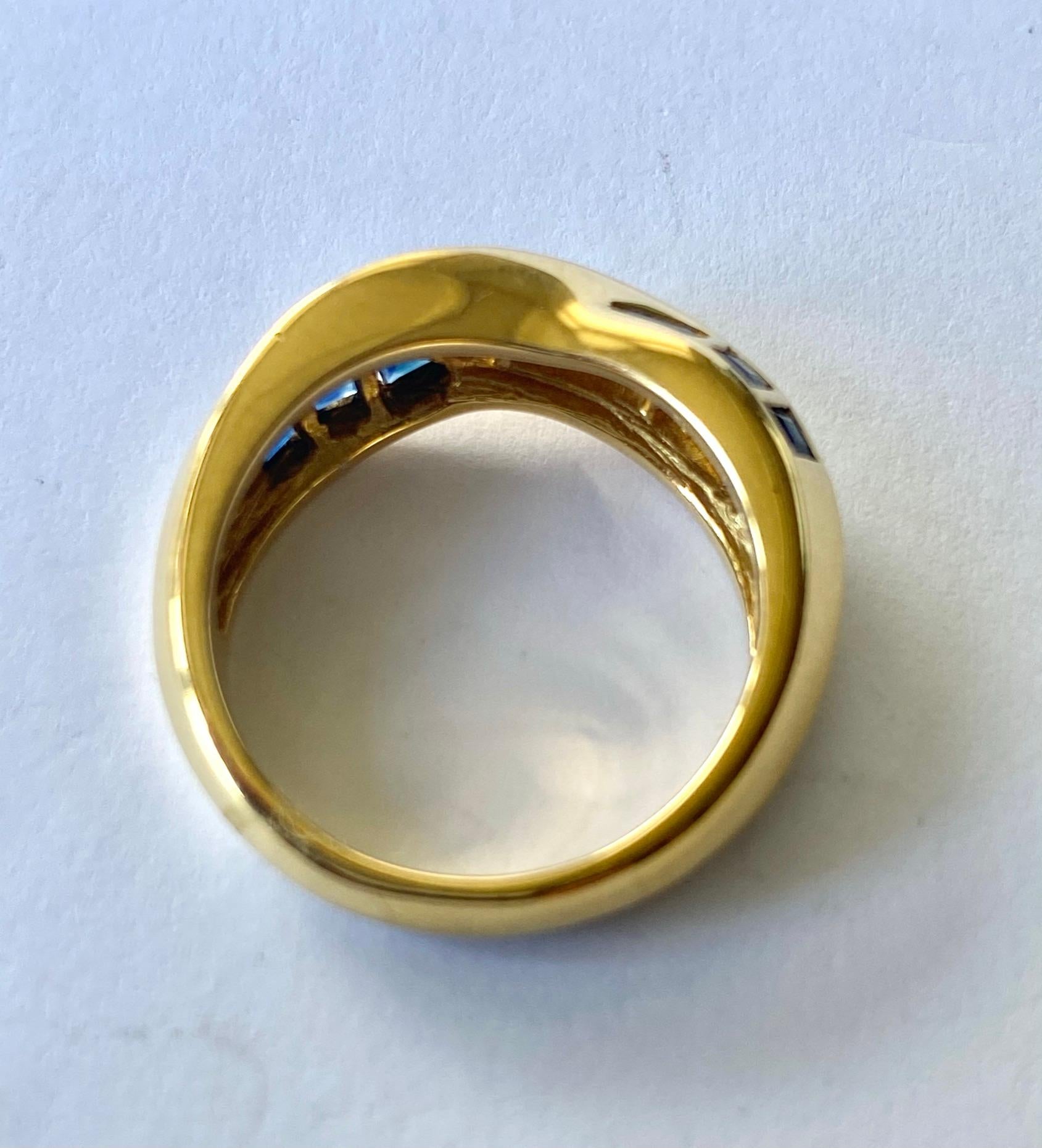 Sapphires and Diamond Yellow Gold Ring For Sale 1