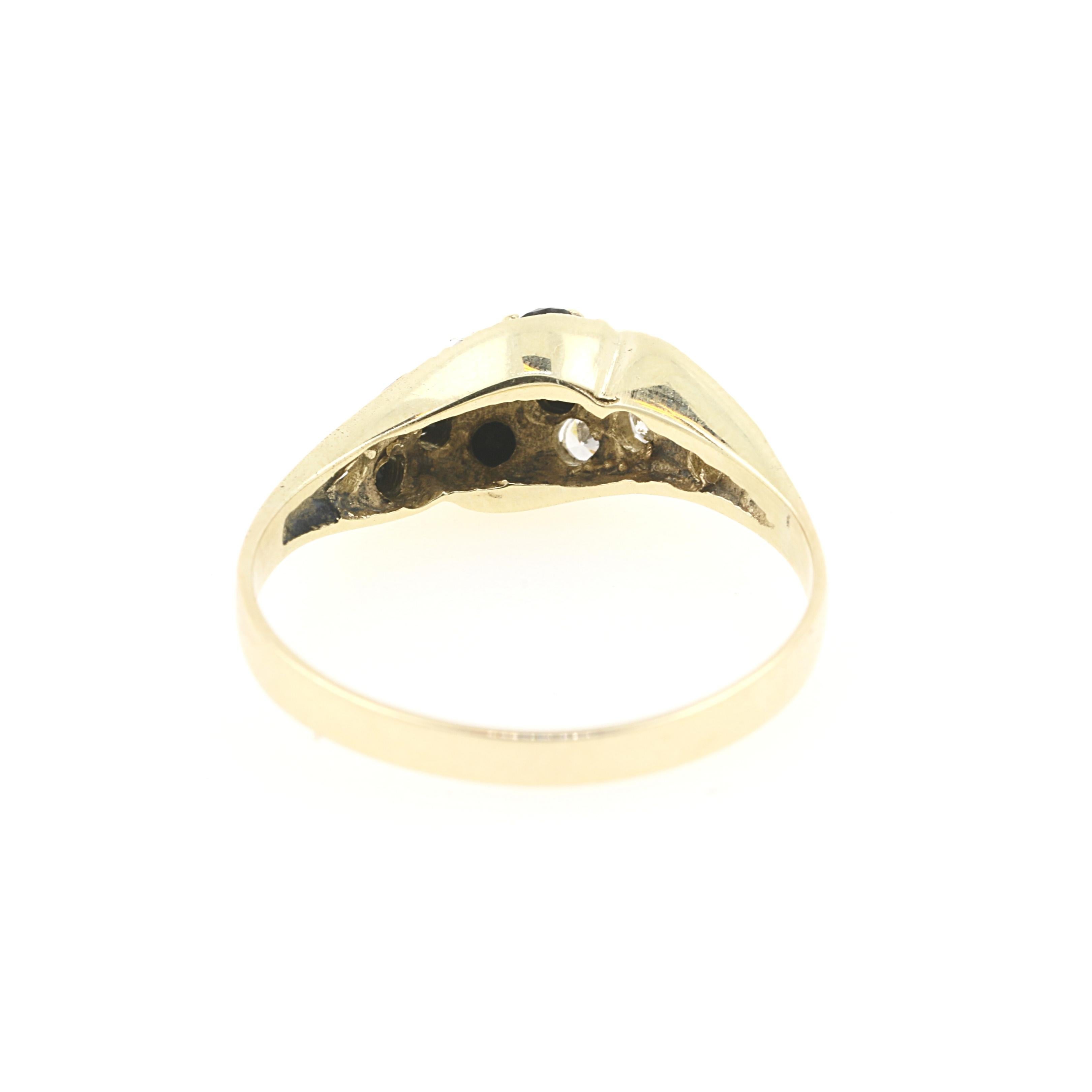Contemporary Sapphires and Diamonds 18 Karat Yellow Gold Ring
