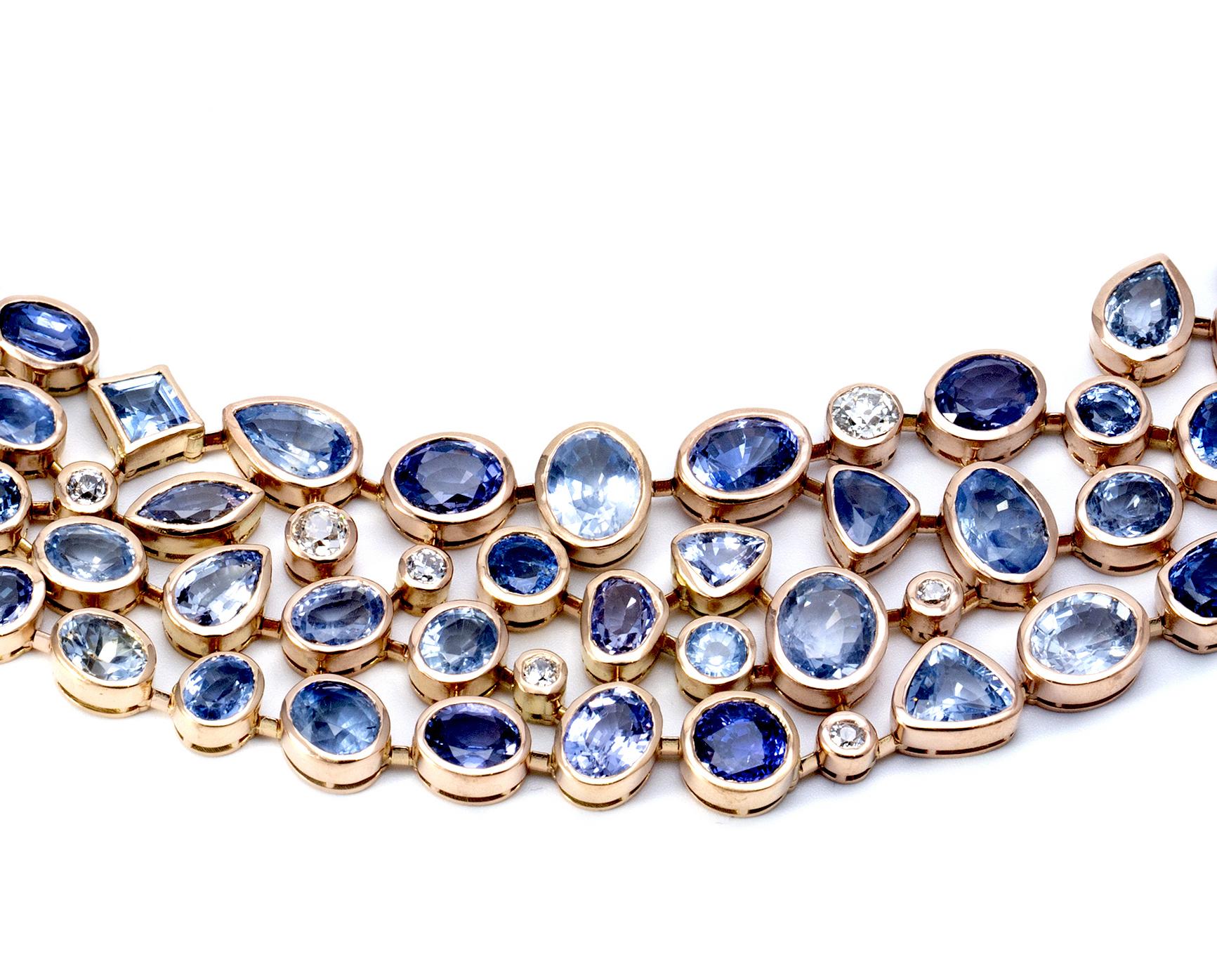 Collier en or rose avec  Saphirs de Ceylan non chauffés pour environ 100 carats et environ 7 carats de diamants. 
(181,7) grammes
Ce collier a été réalisé par un designer français dans les années 80. 
Il s'assoit magnifiquement autour du cou. 
Il