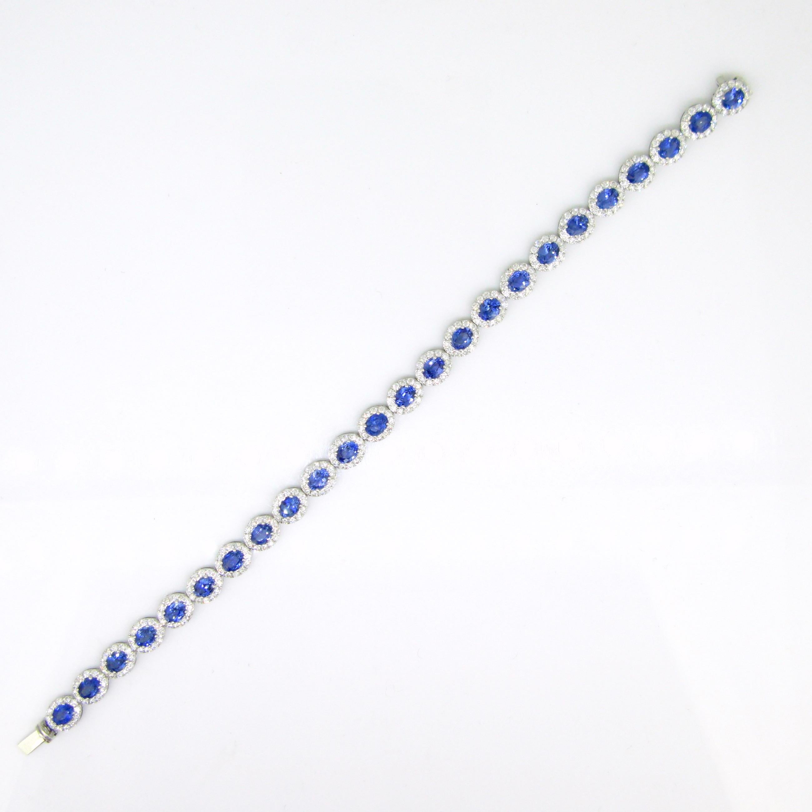 Sapphires and Diamonds Riviere Bracelet, 18kt White Gold In New Condition For Sale In London, GB