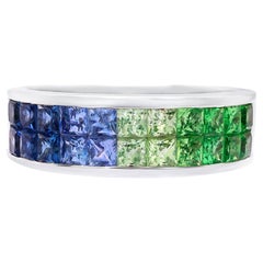 Bague en or blanc 18 carats avec saphirs et tsavorites de 2,4 carats