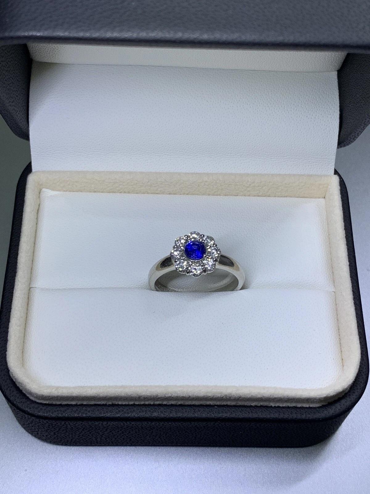 Taille ronde Saphirs de Ceylan bleu royal naturel non traité, poids total de 0,50 carat. en vente