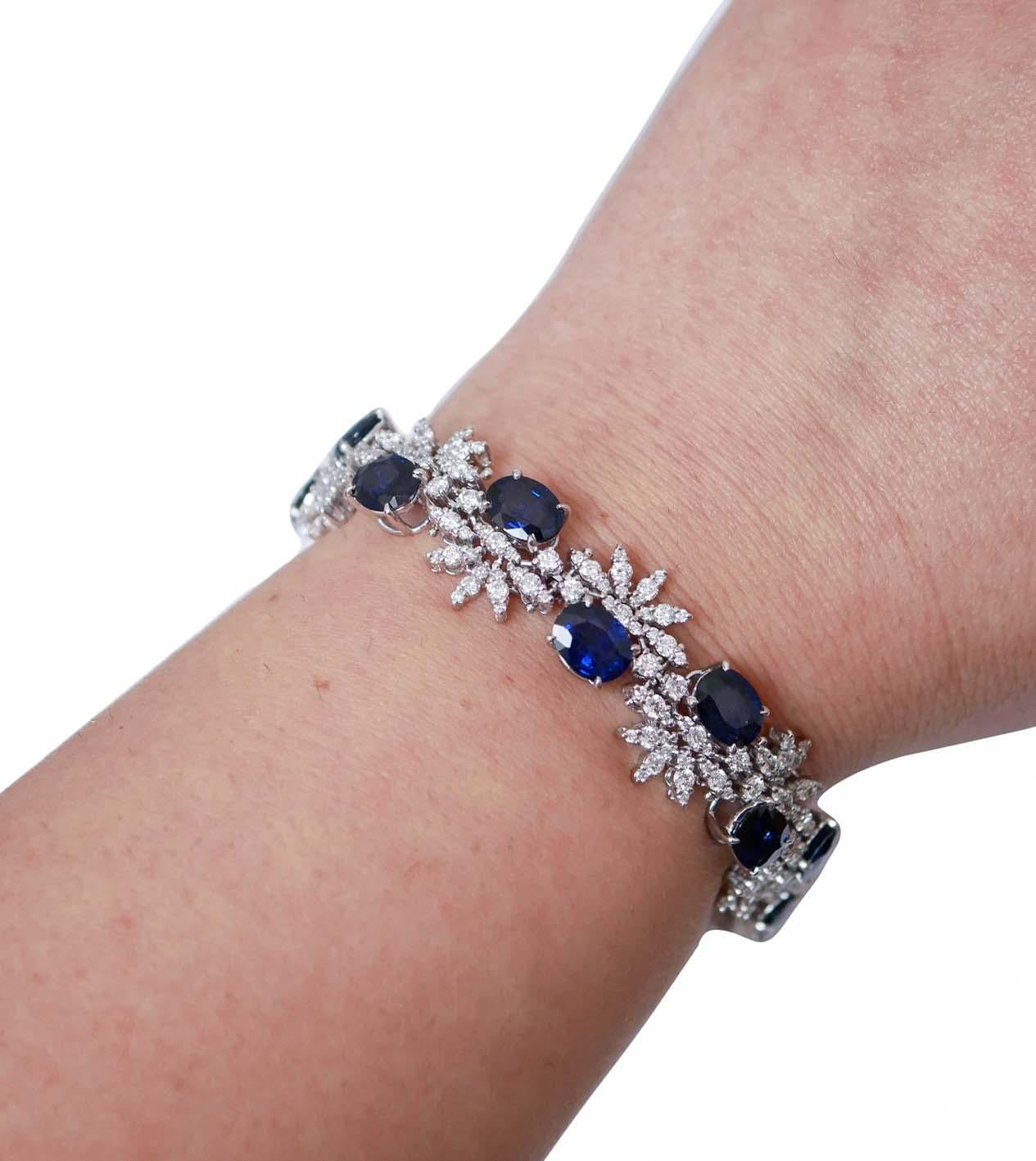 Sapphires, Diamonds, 18 Karat White Gold Bracelet. In Good Condition In Marcianise, Marcianise (CE)
