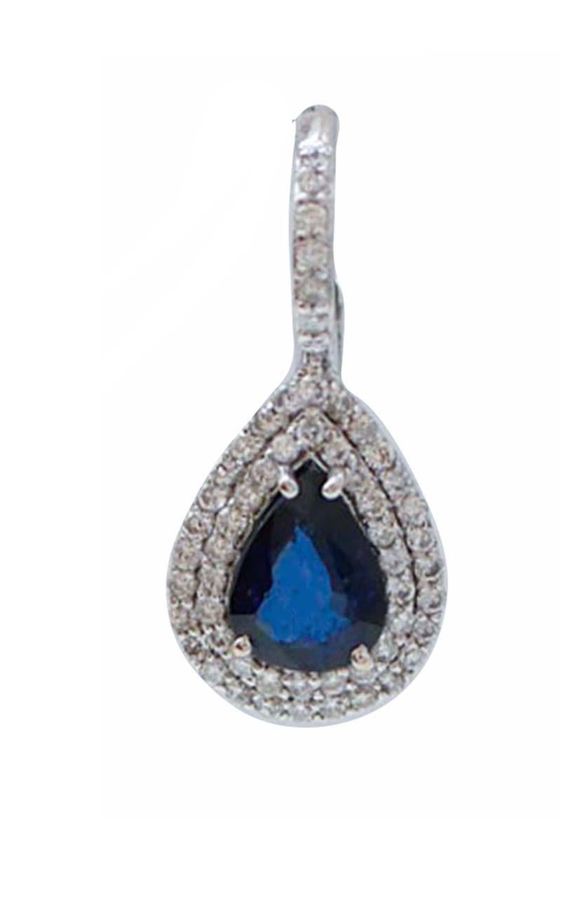 Eleganti orecchini moderni con struttura in oro bianco 18 kt montata con uno zaffiro a goccia circondato da diamanti.
Diamanti 1,08 ct
Zaffiri 2,19 carati
Peso totale 5.50 gr
RF    G    FEUH
RK.AHAF98

Per qualsiasi informazione, non esitare a