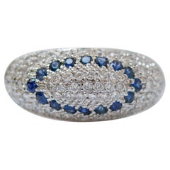 Bague en or blanc 18 carats, saphirs et diamants.