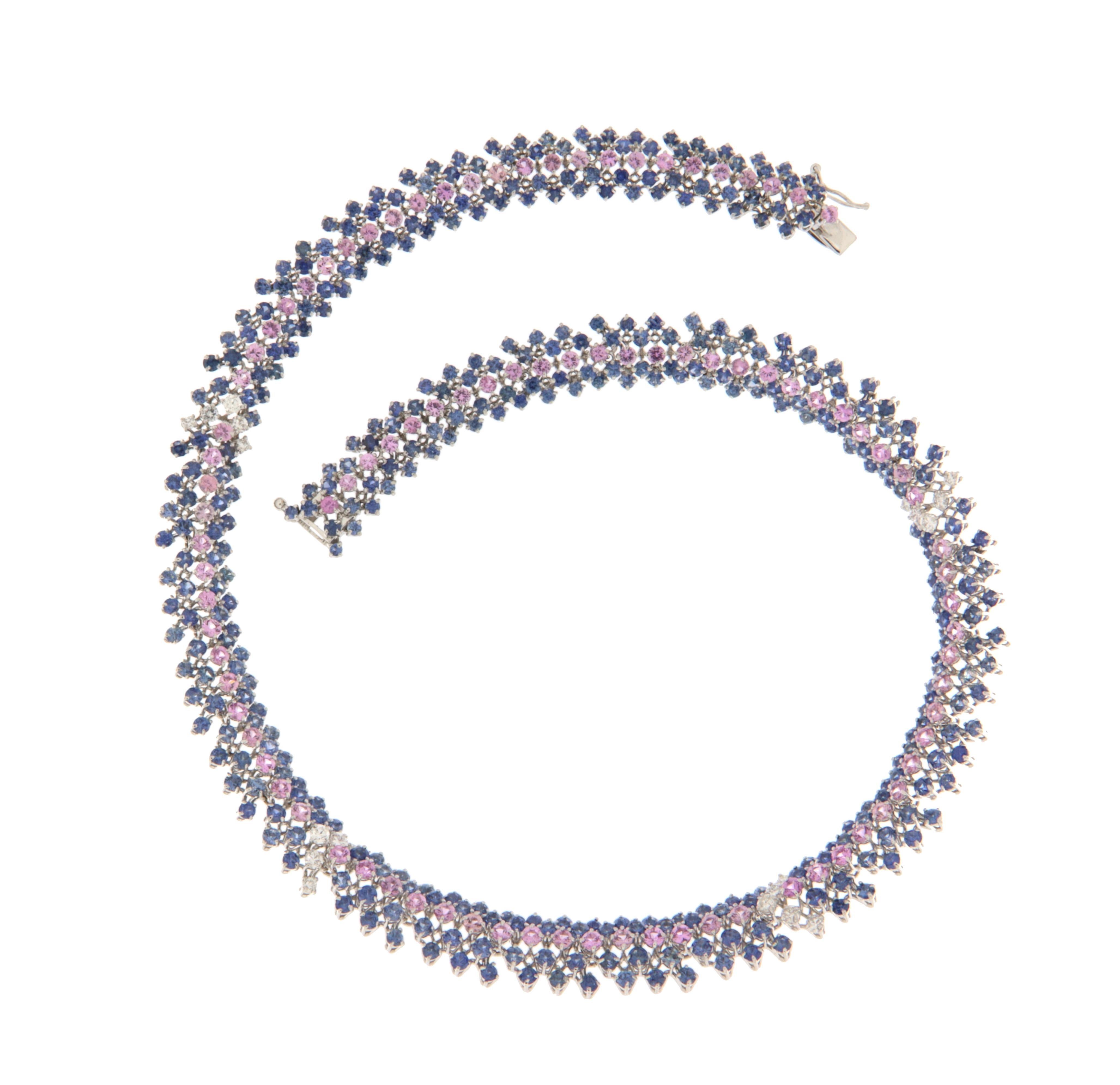 Artigiano Collana girocollo moderna in oro bianco 18 Kt con zaffiri e diamanti in vendita