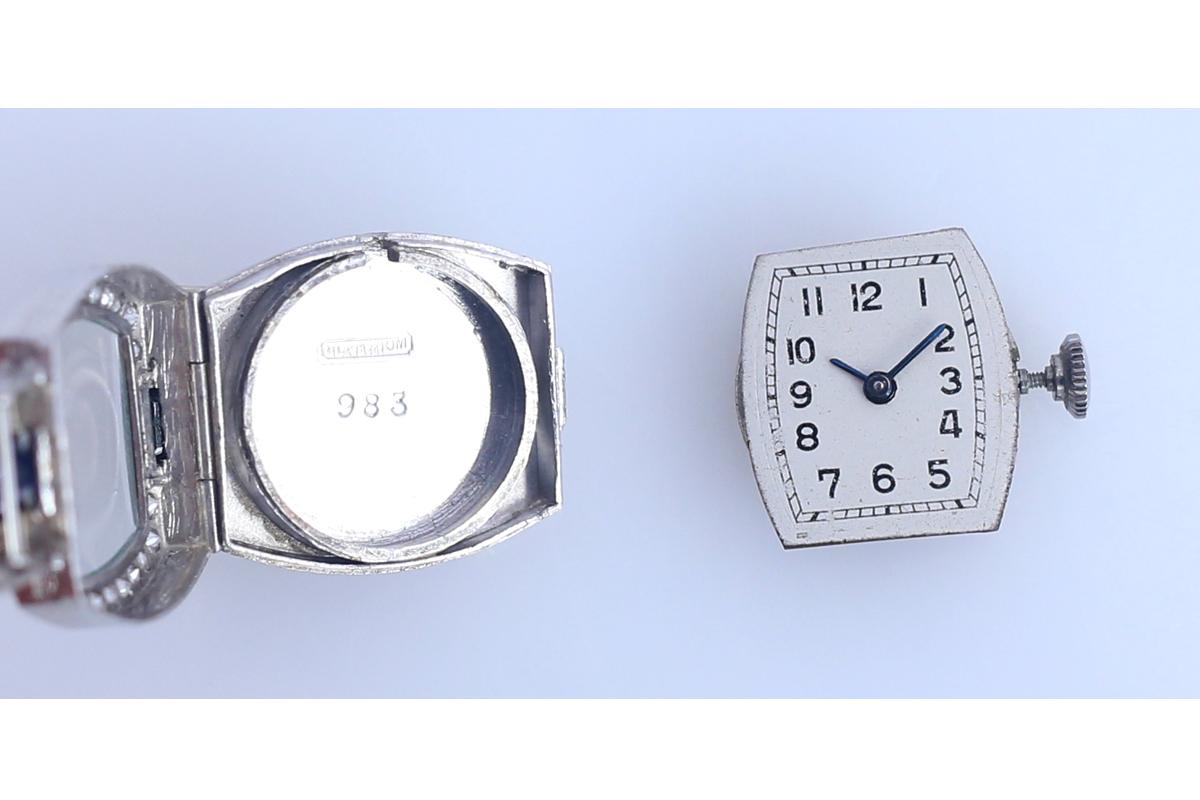 Schweizer Uhrenbrosche, Platin-Zertifikat, 1920 im Angebot 4