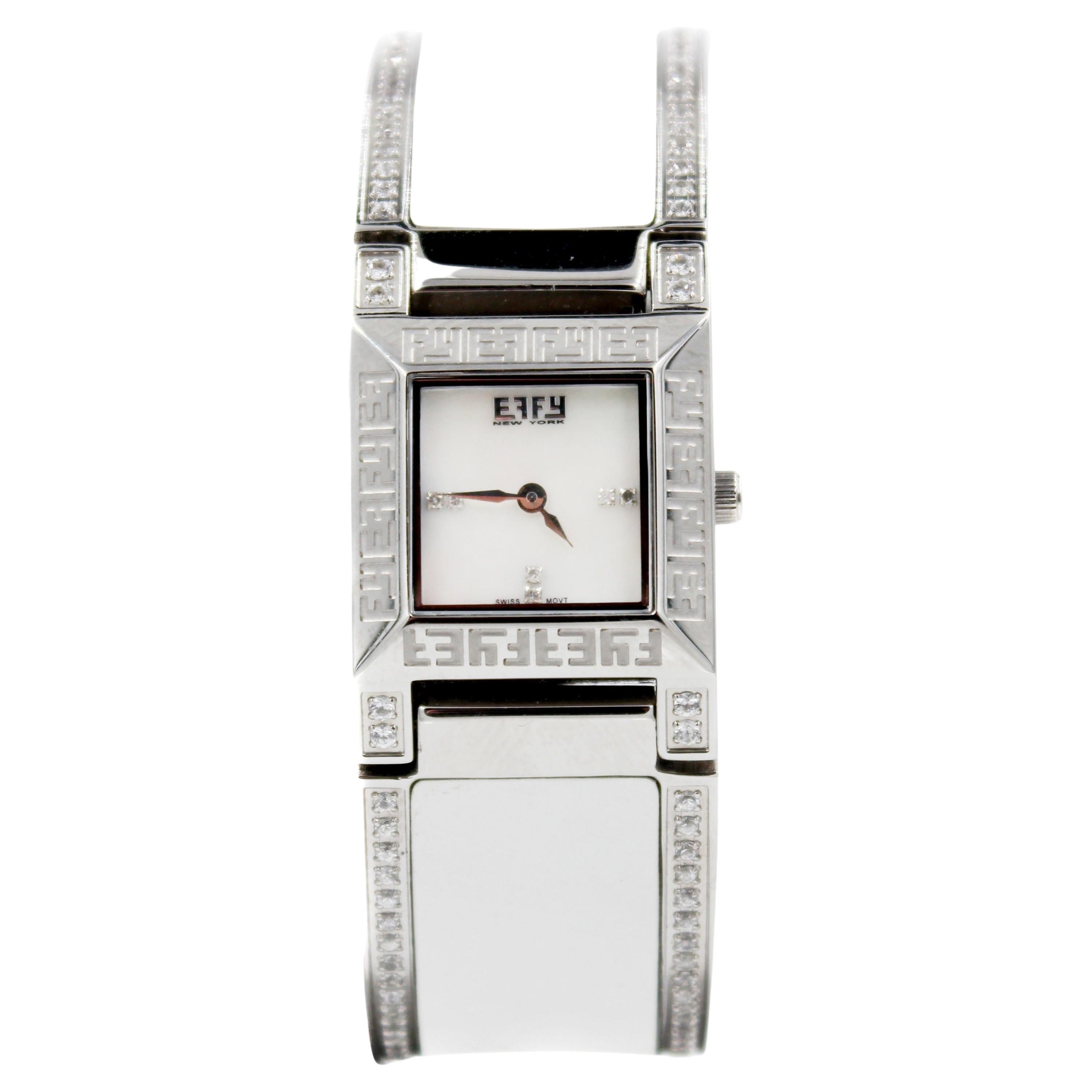 Exotische Schweizer Quarz-Uhr mit Saphiren und Diamanten, Pavé-Zifferblatt 2,76 Tcw im Angebot
