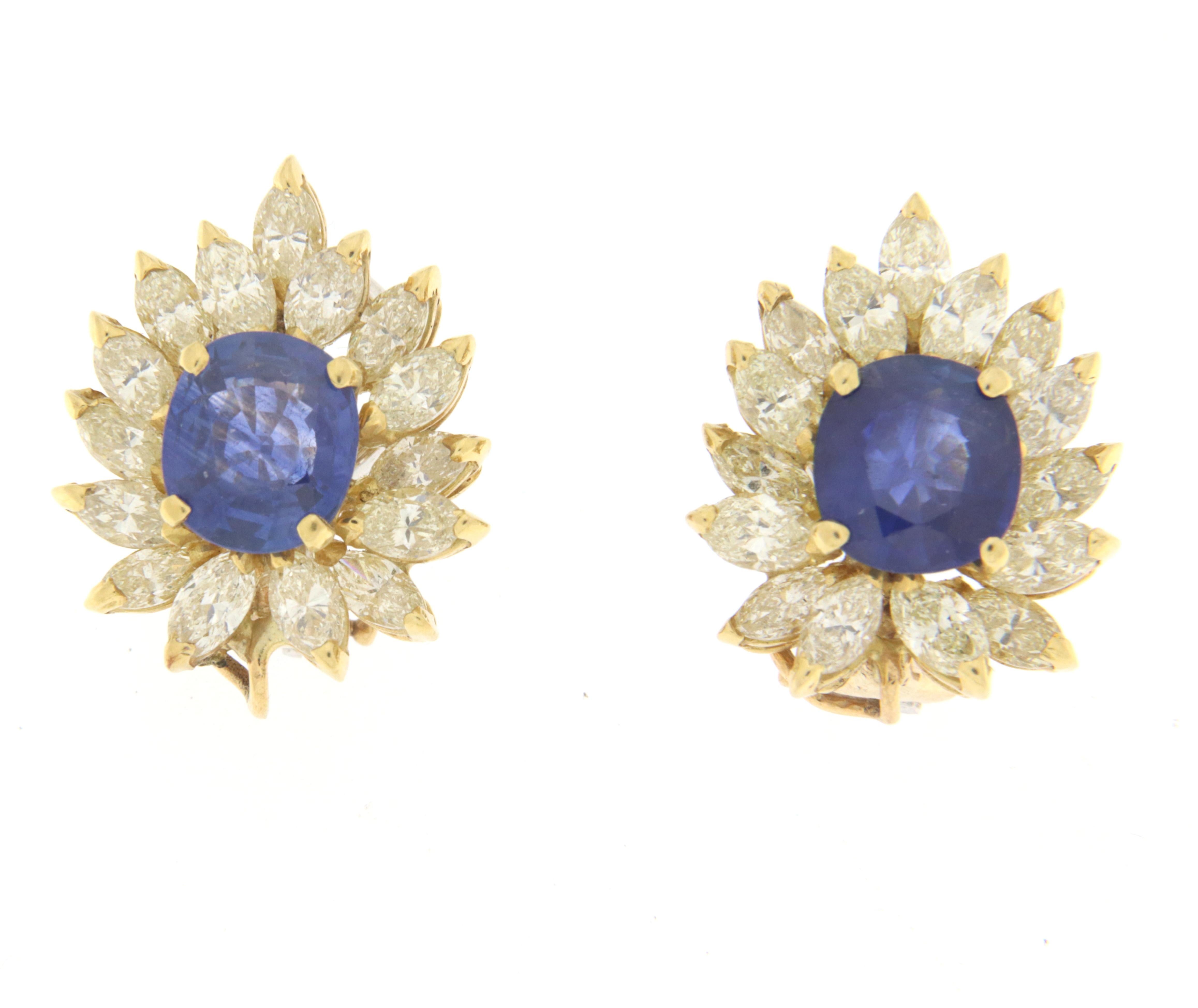 Sapphires Diamonds Yellow Gold 18 Karat Stud Earrings For Sale 1