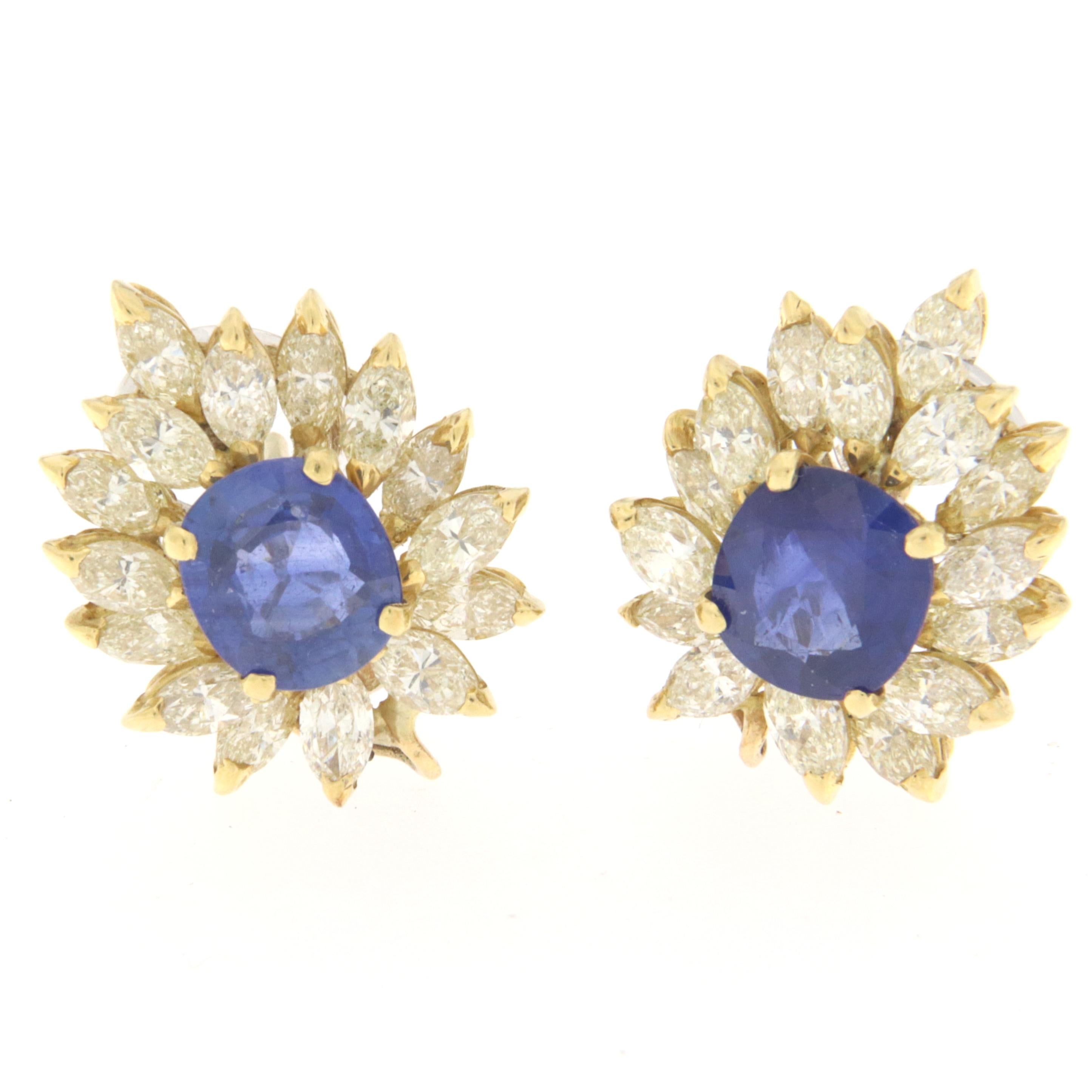 Sapphires Diamonds Yellow Gold 18 Karat Stud Earrings For Sale 2