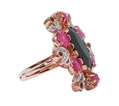 Saphirs, rubis, diamants, bague en or rose et argent.