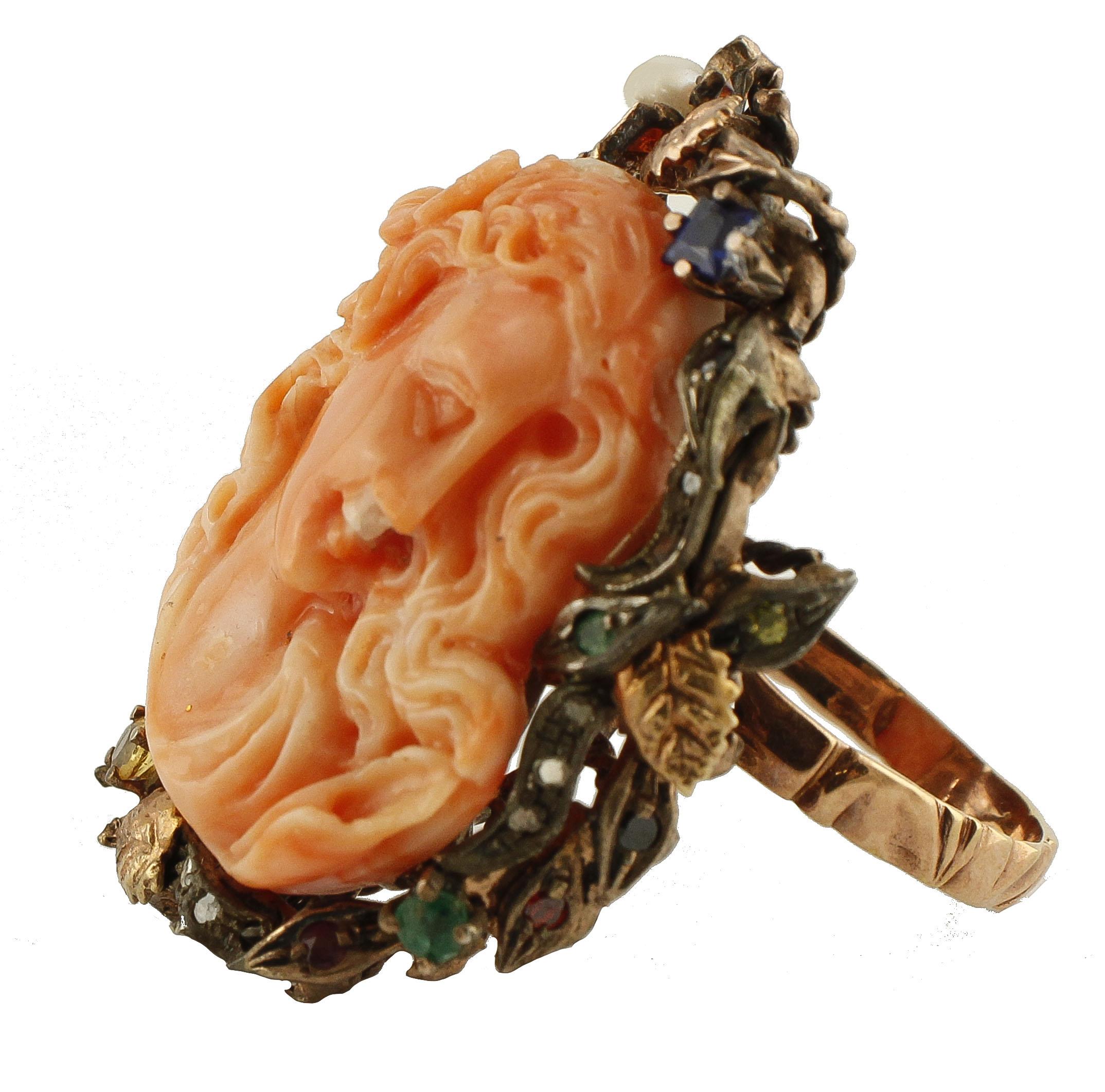 Zafiros Rubíes Esmeralda Coral Perla Diamantes Anillo de cóctel de oro rosa y plata Retro en venta