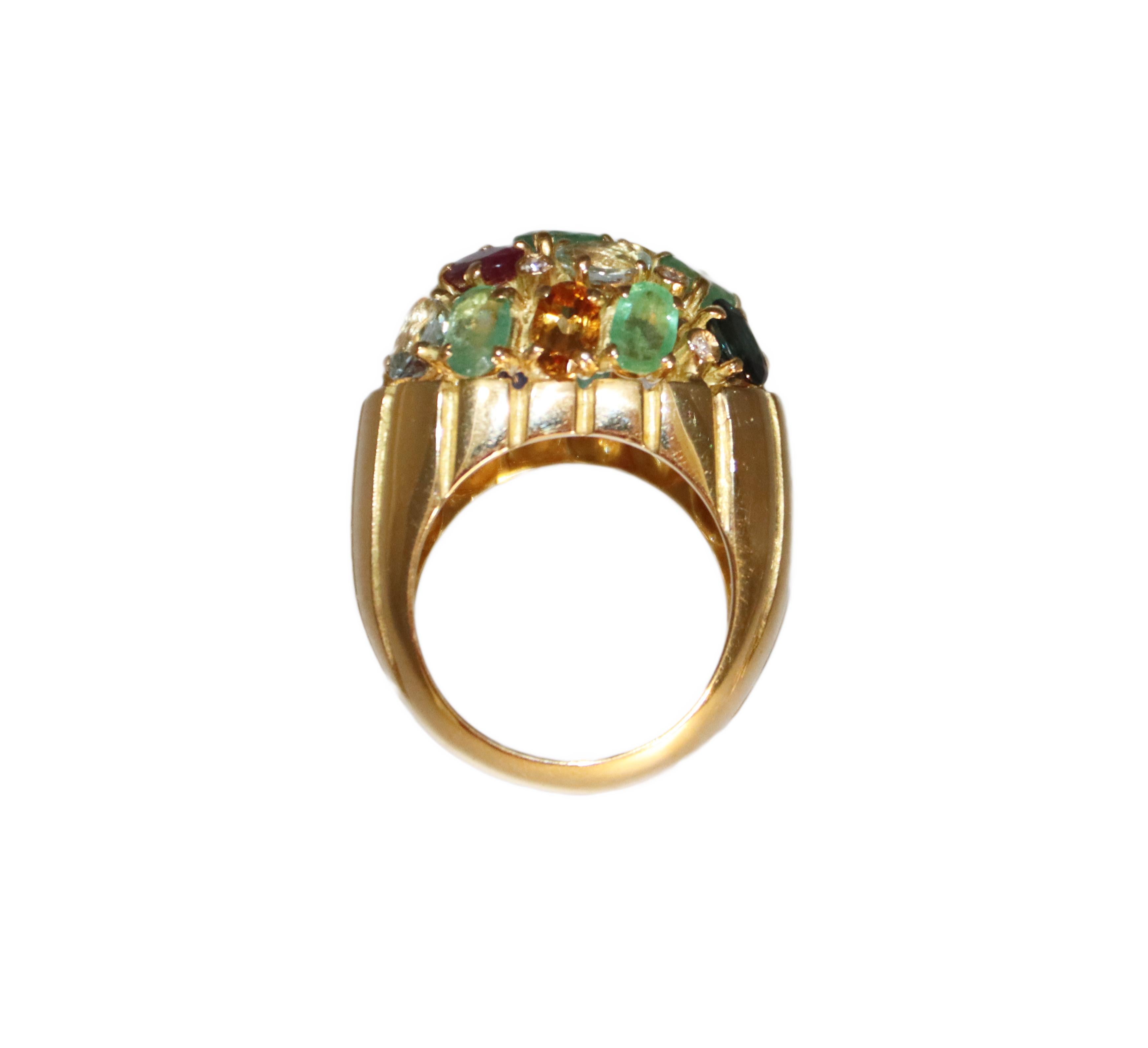Zaffiri Rubini Smeraldi Acquamarina Diamanti Anello da cocktail in oro giallo 18 carati in vendita 4
