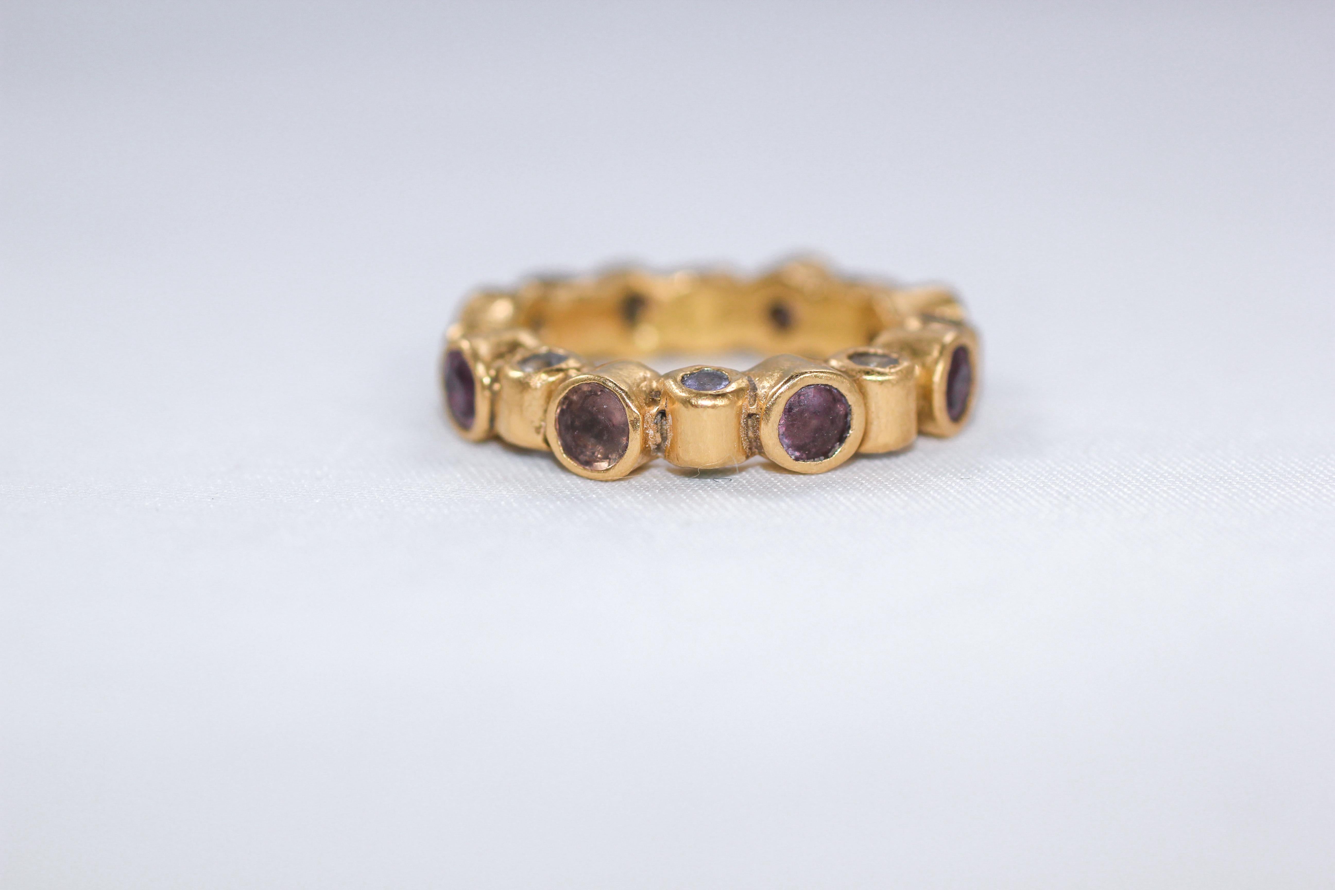 Hochzeits- oder Designer-Cocktailring mit Saphiren, Tsavorit, Tanzaniten, 18 Karat Gold im Angebot 2