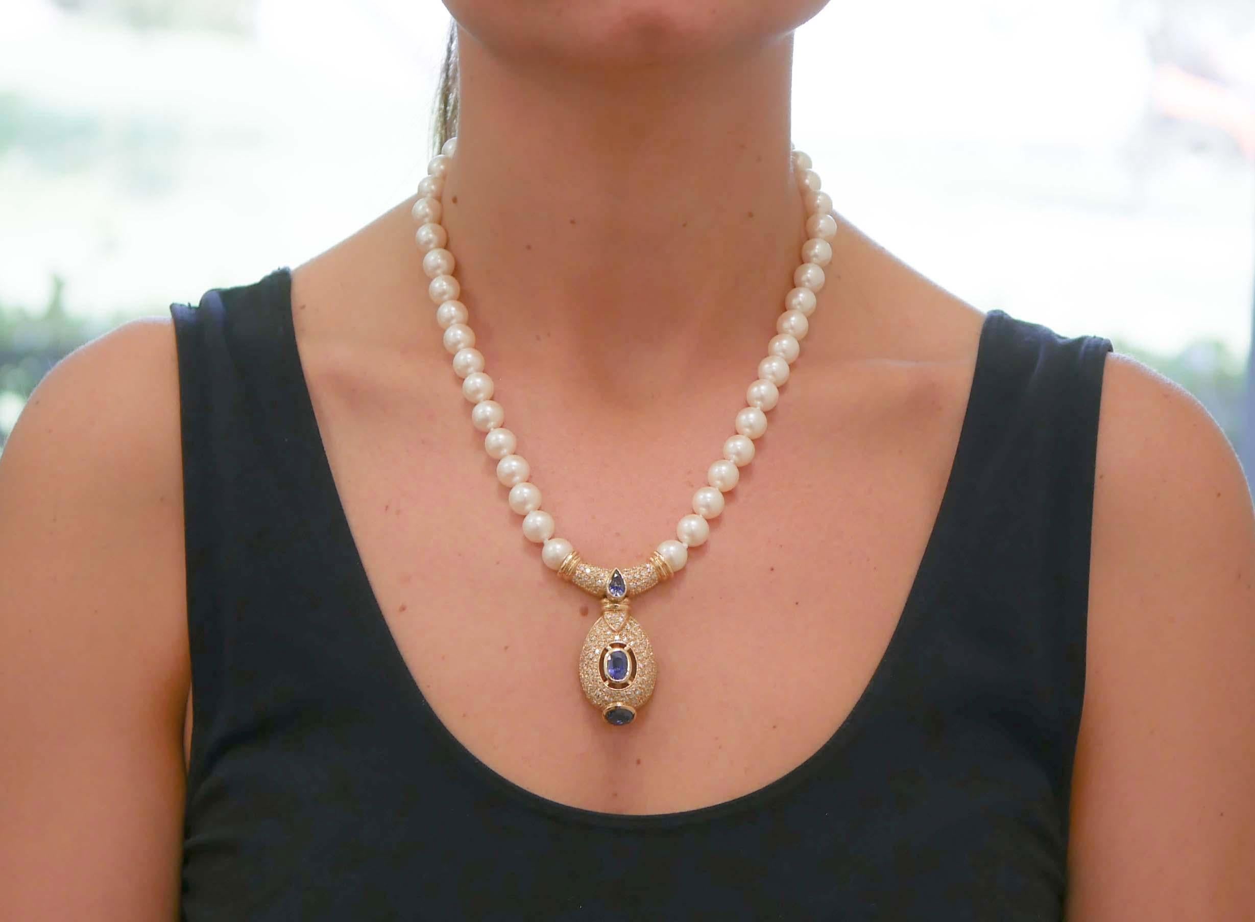 Women's Sapphires, Pearls, Diamonds, 18 Karat Yellow Gold Necklace.