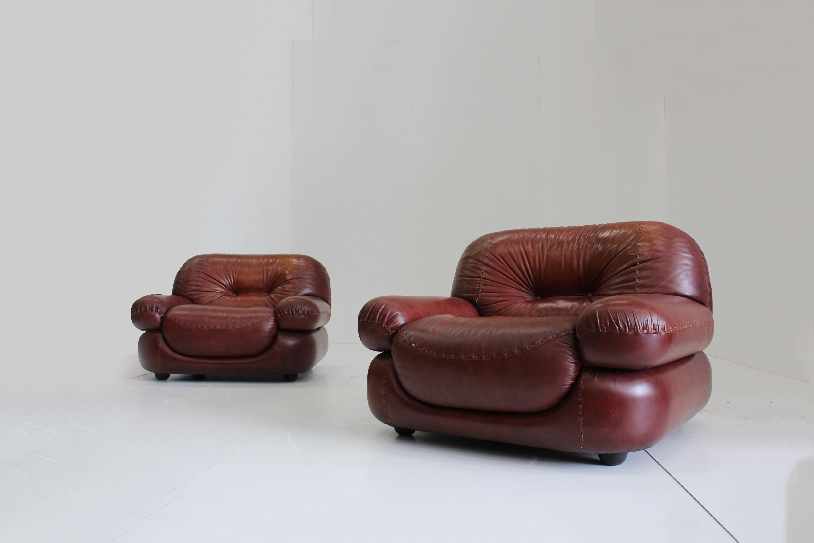 Sapporo Italian Leather Lounge Chairs for Mobil Girgi 1970s, Set of 2 7