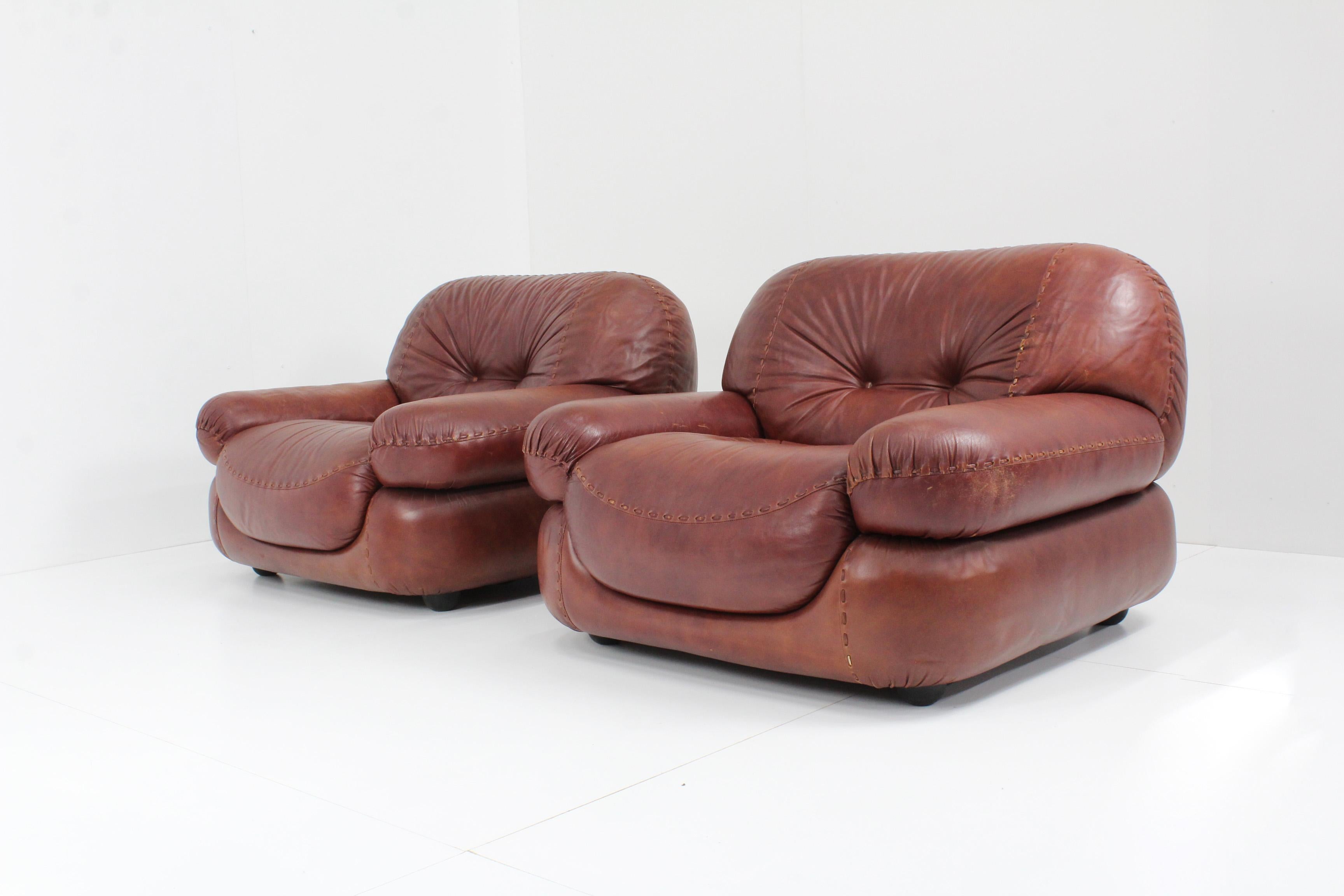 Italian Sapporo Leather armchairs by Mobil Girgi, Italy, 1970s, Set of 2