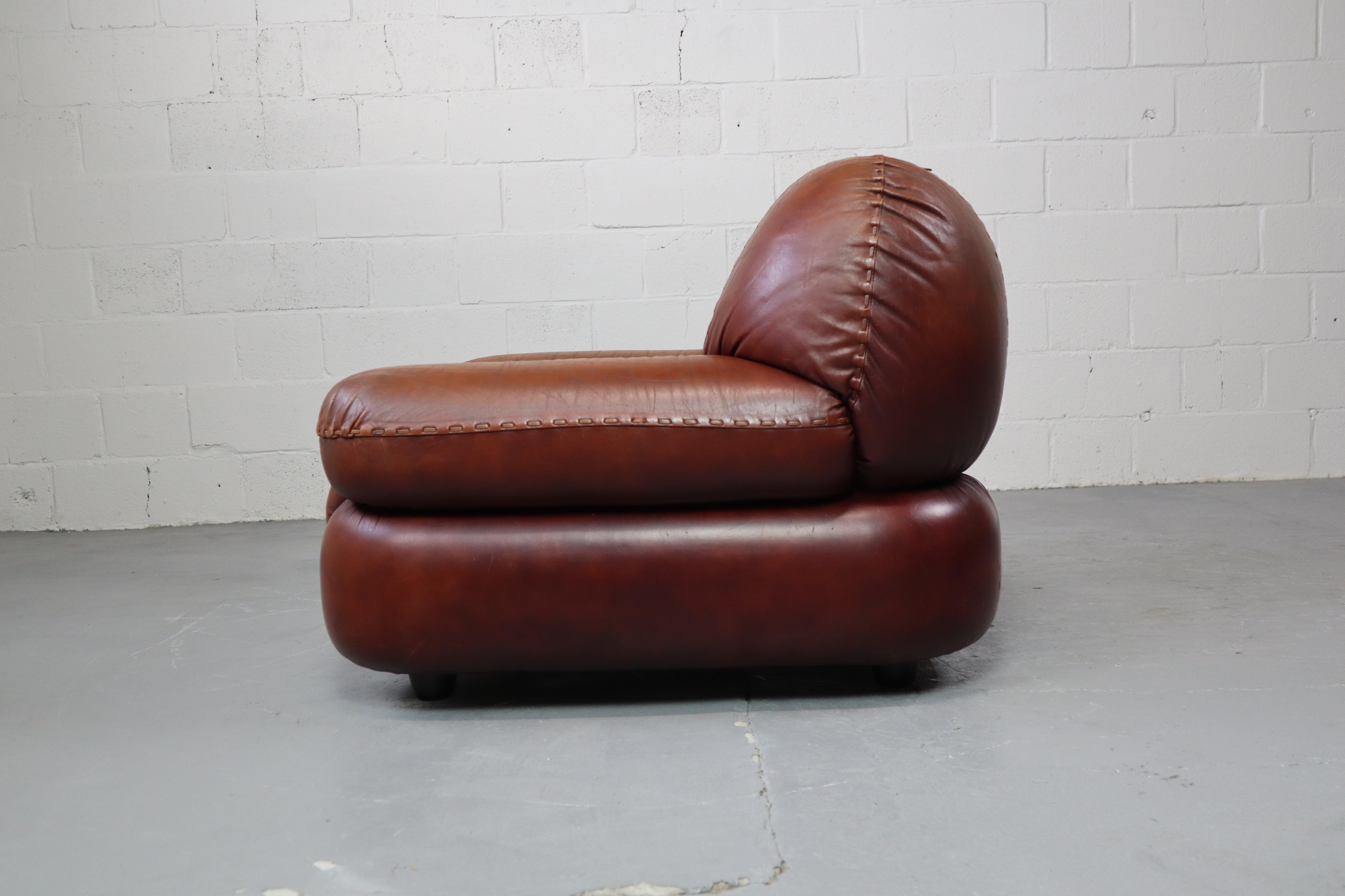 Sapporo lounge chair produced by Mobil Girgi Italy 1970's For Sale 3