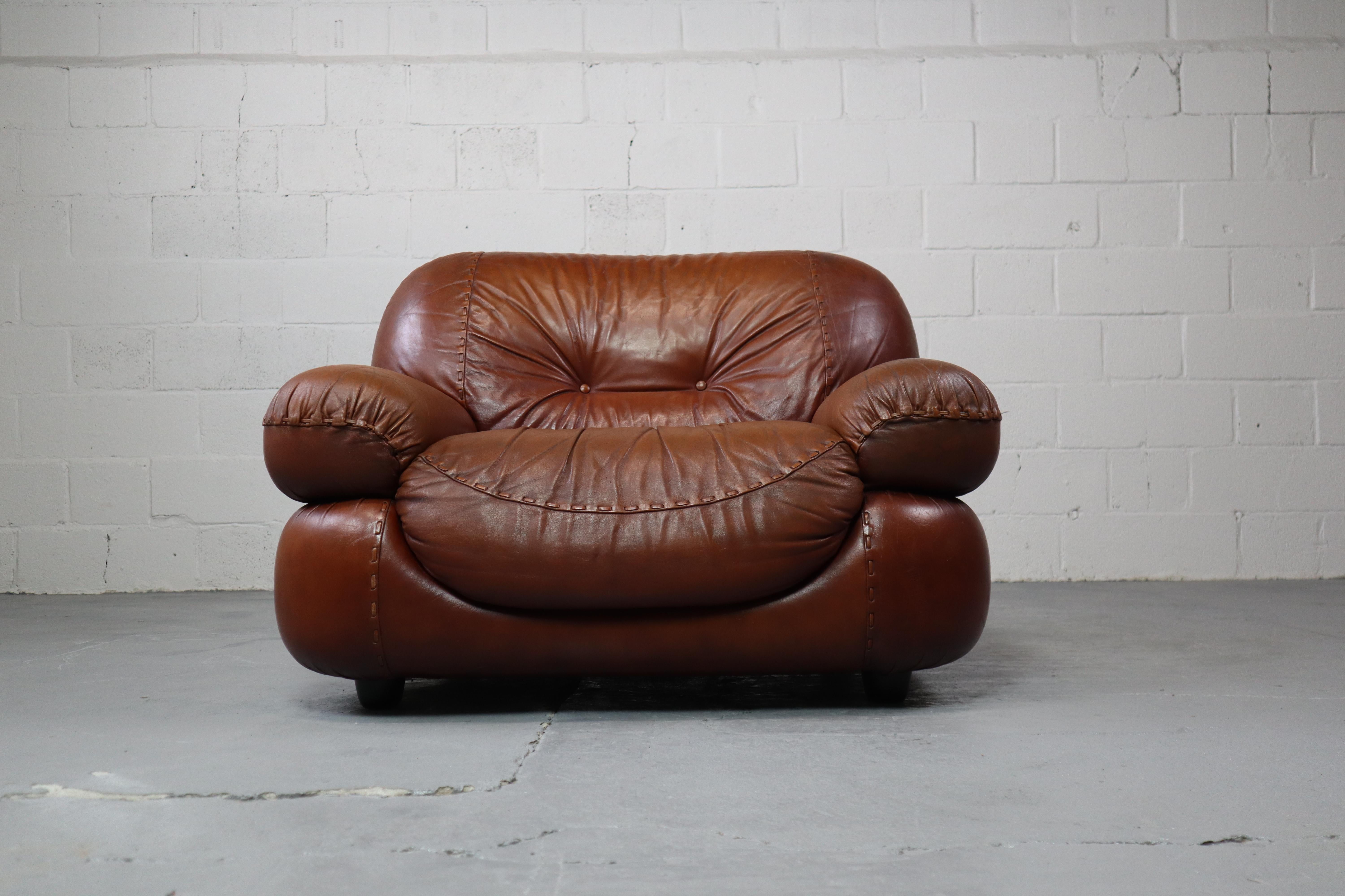 Sapporo lounge chair produced by Mobil Girgi Italy 1970's 9