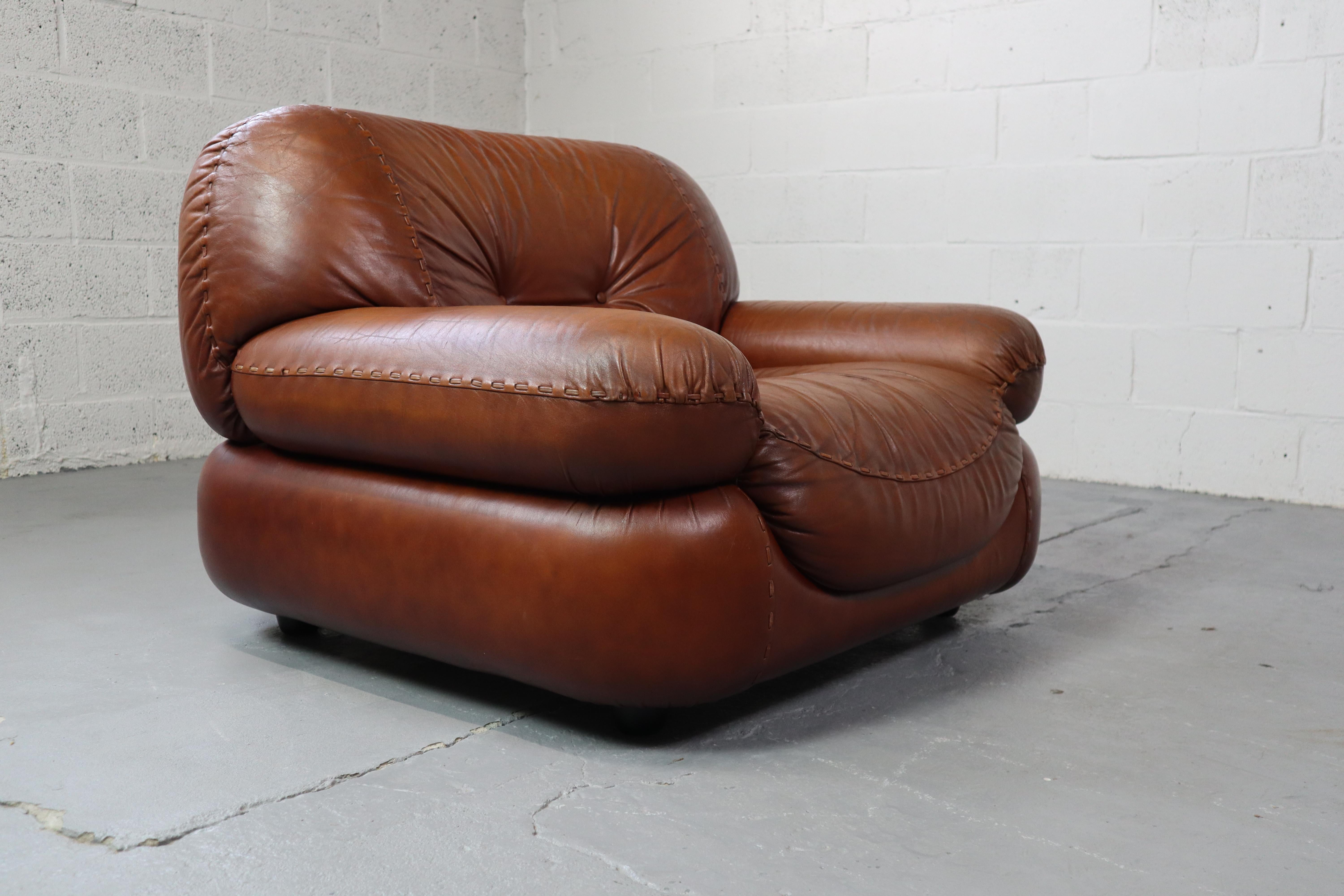 Italian Sapporo lounge chair produced by Mobil Girgi Italy 1970's