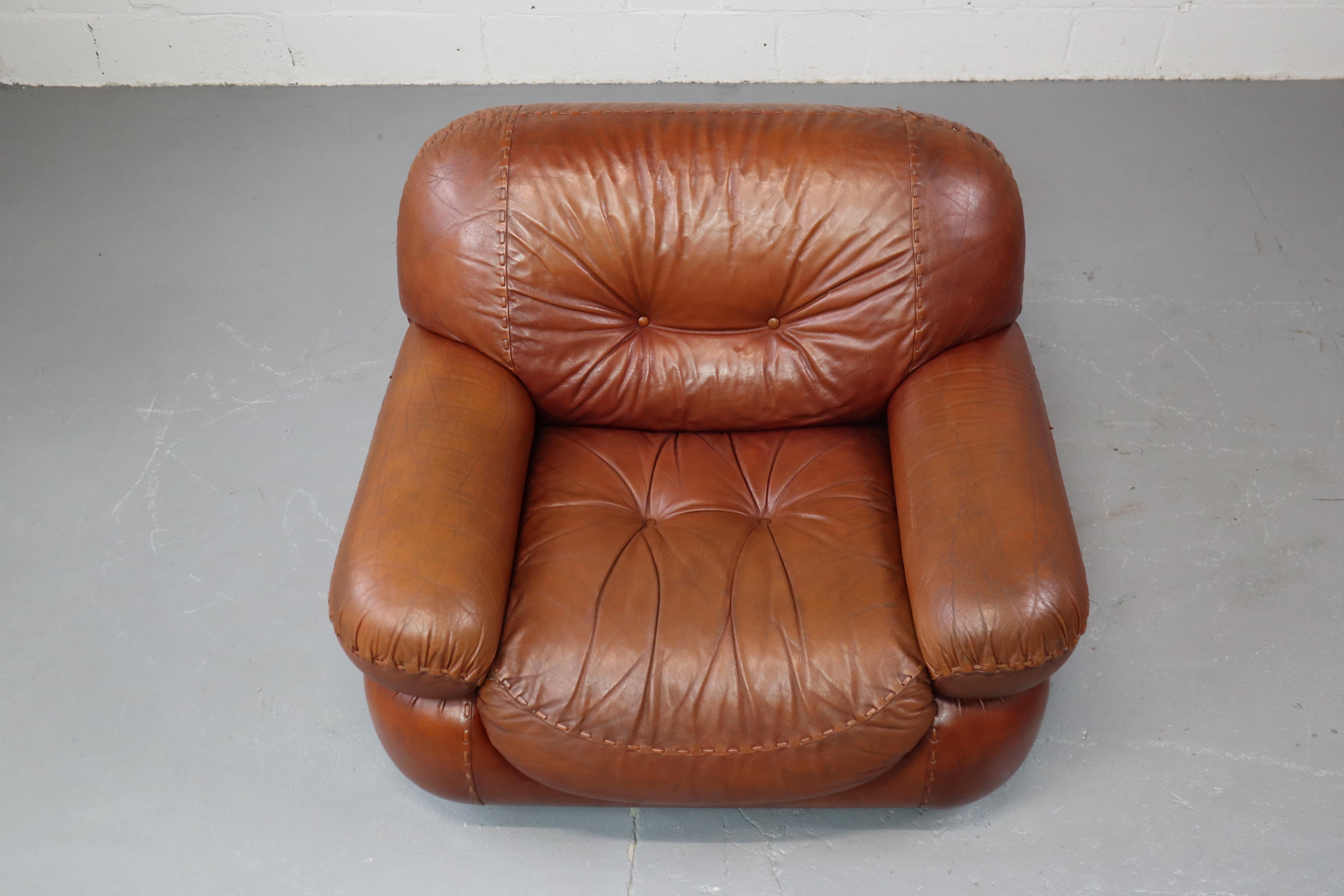 Leather Sapporo lounge chair produced by Mobil Girgi Italy 1970's