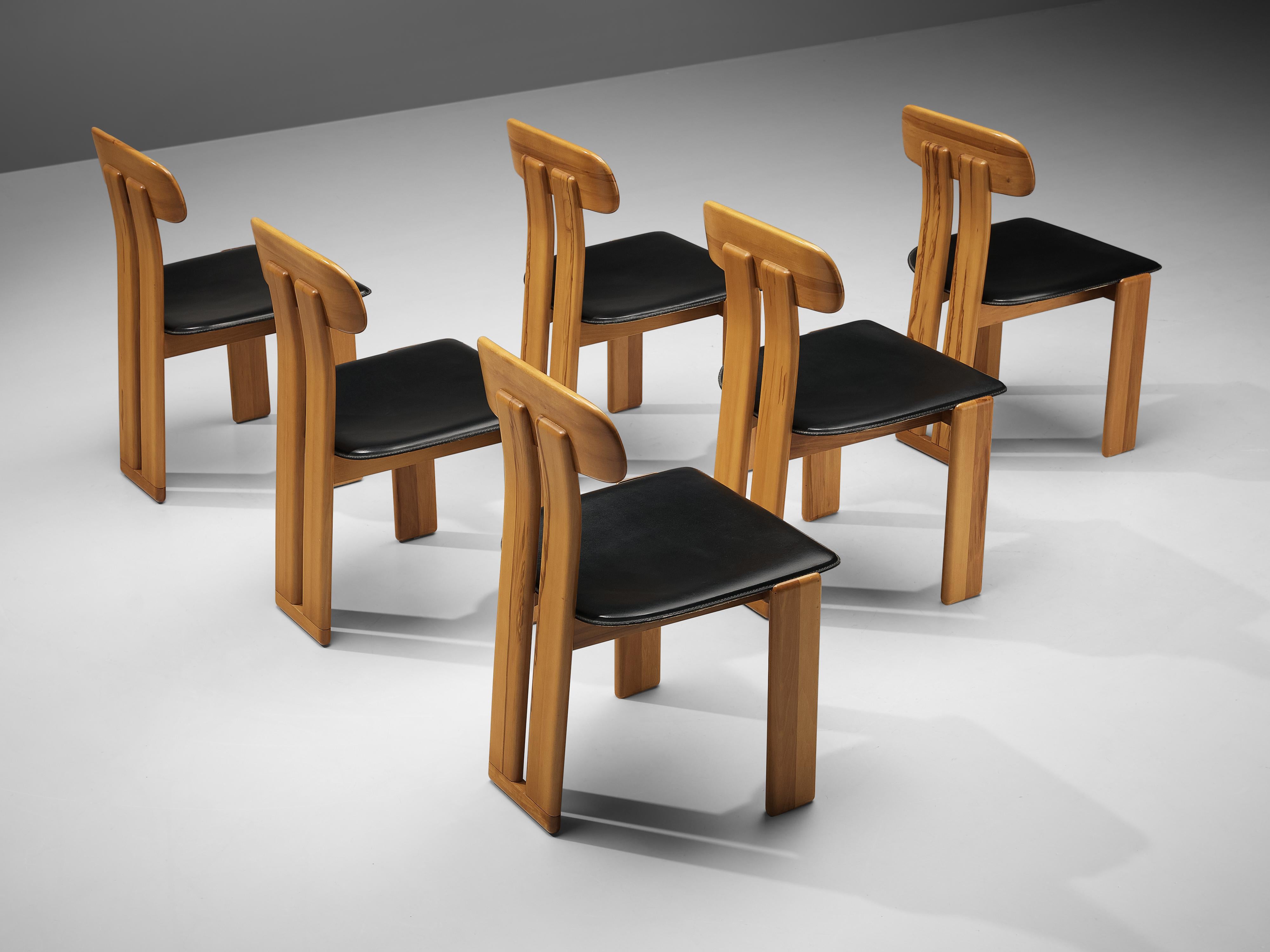 Sapporo Set of Six Dining Chairs in Walnut and Black Leather In Good Condition In Waalwijk, NL