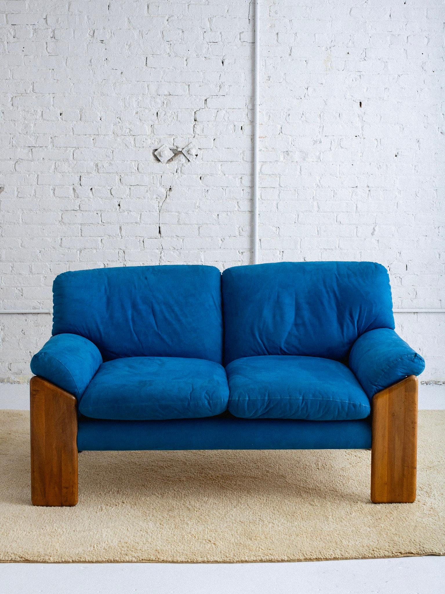 wood frame sofa with removable cushions