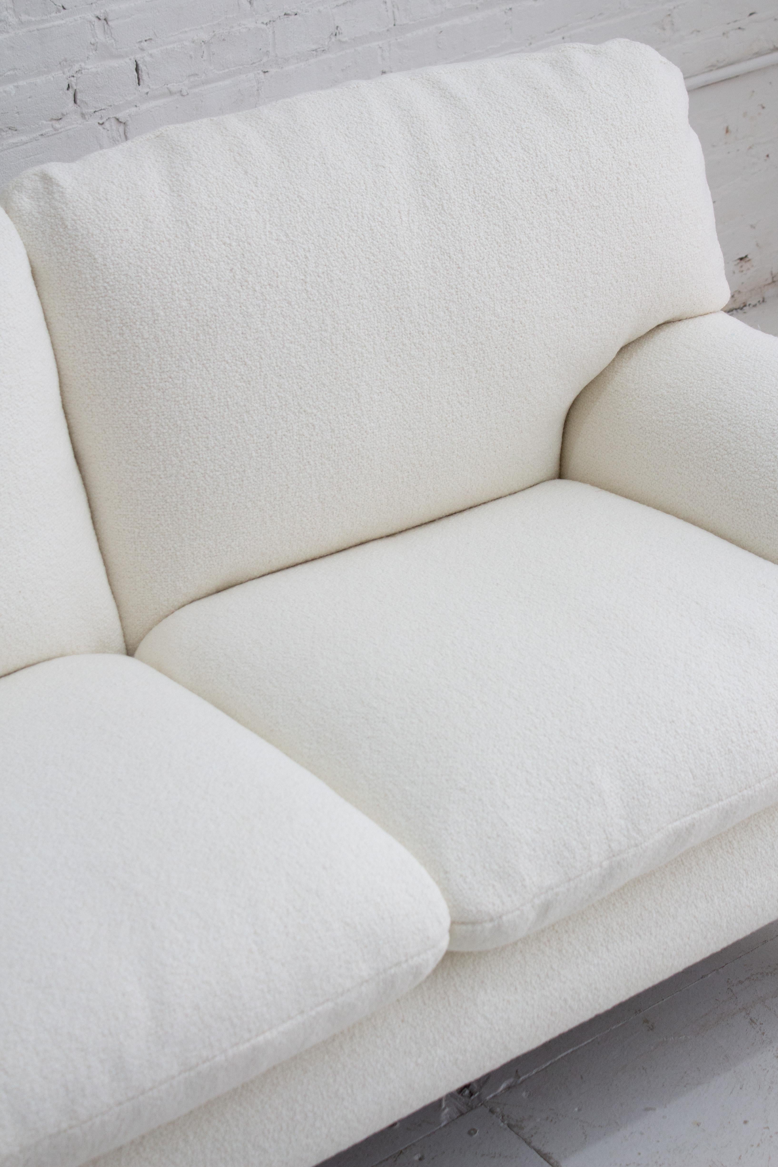 „Sapporo“ Zweisitzer-Sofa mit Holzrahmen von Mario Marenco für Mobil Girgi im Zustand „Gut“ im Angebot in Brooklyn, NY