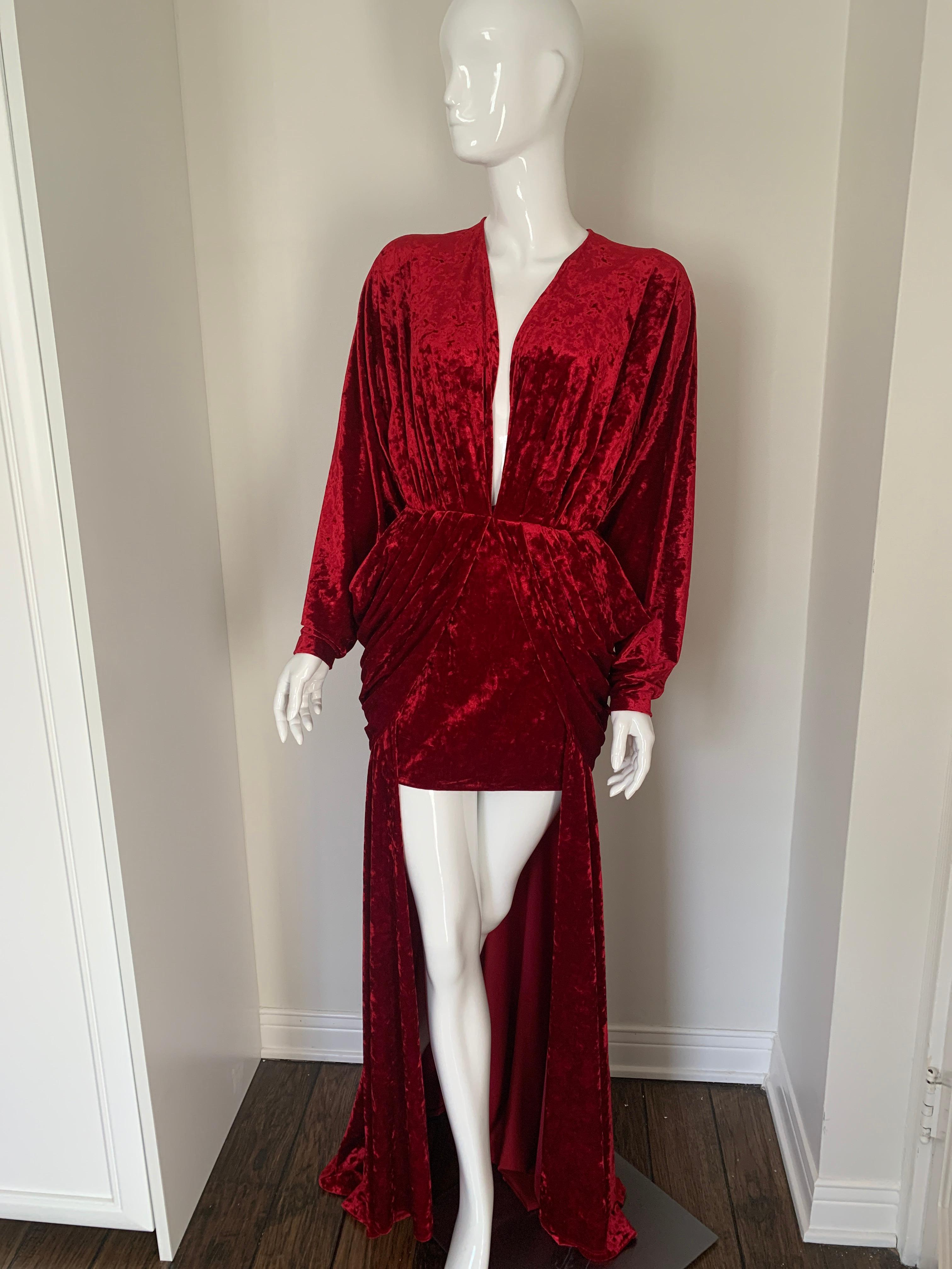 Sara Battaglia Rotes hochgeschlossenes Kleid aus Samt  (Schwarz) im Angebot