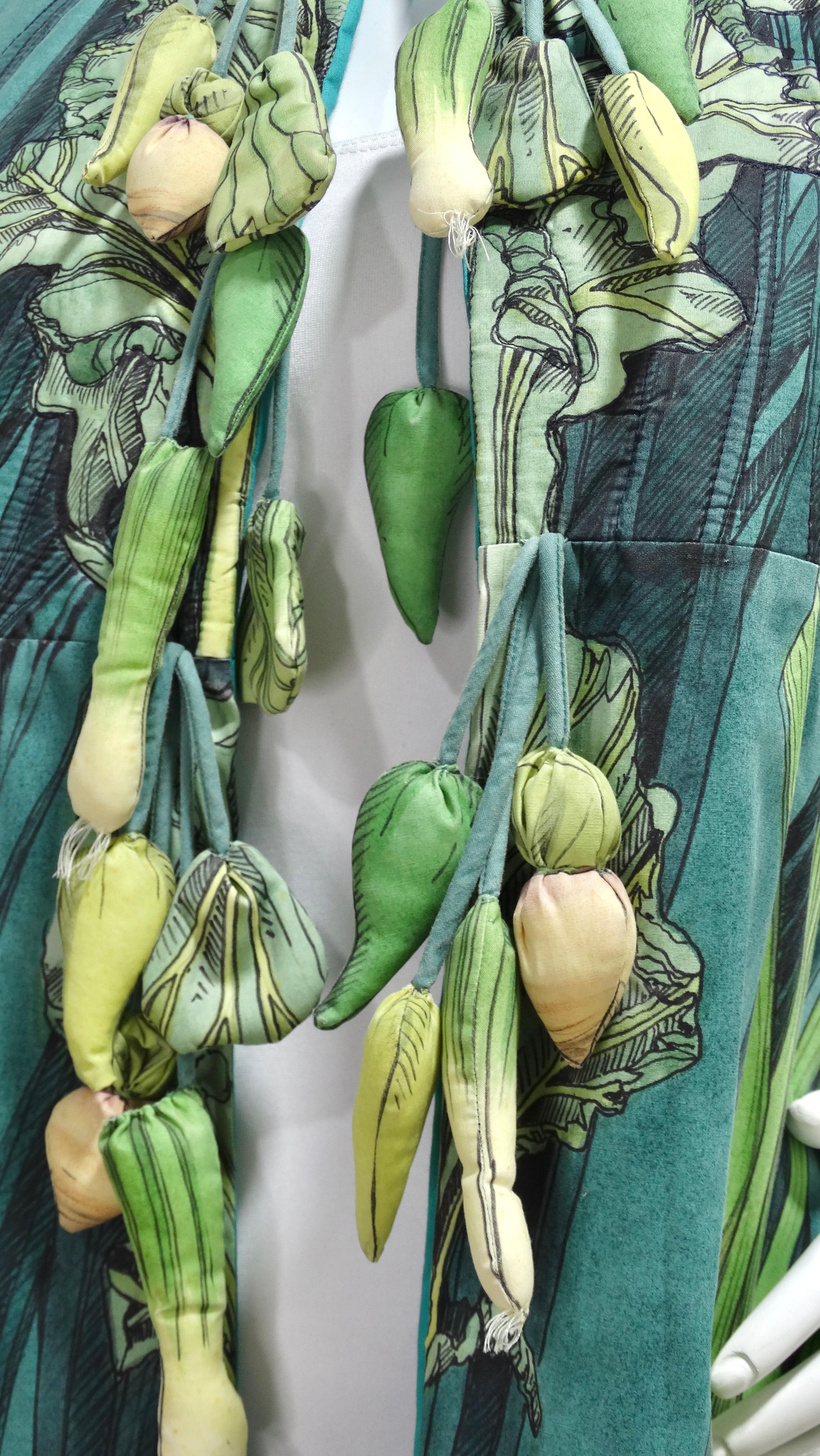 Sara Drower Bestickter Staubtuch mit Gemüsemotiv (Blau) im Angebot