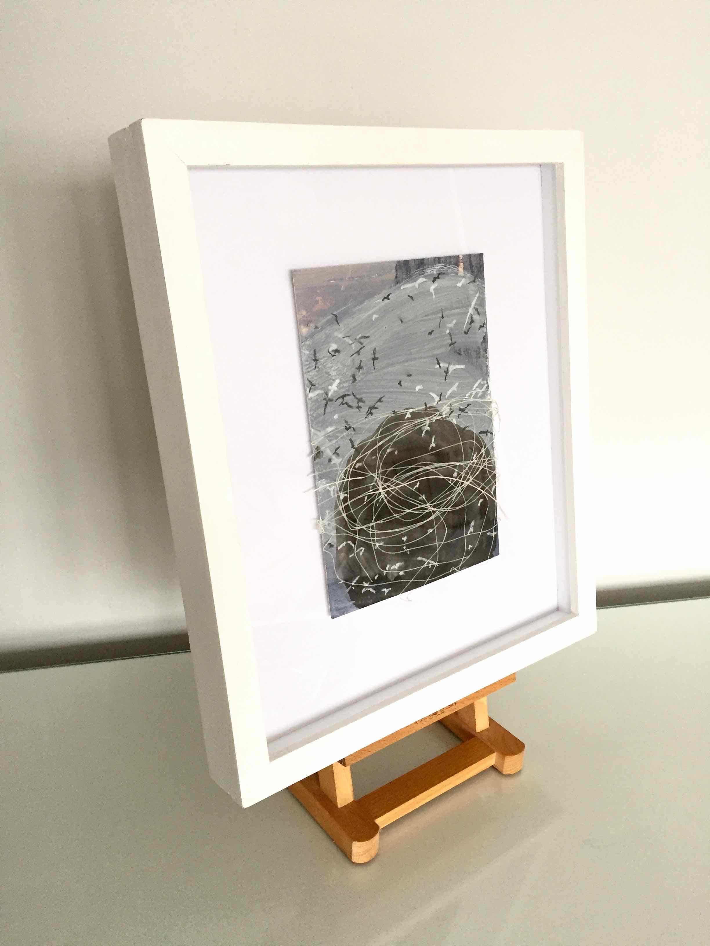 Bempton Cliffs: Painting of flight with Collage on Postcard by Sara Dudman RWA im Angebot 1