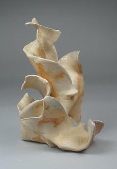 „Blush“, gestisch, Keramik, cremefarben, sepia, grau, Skulptur