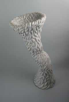 "Column Swarm", gestuel, céramique, superposé, sculpture, blanc, gris, grès