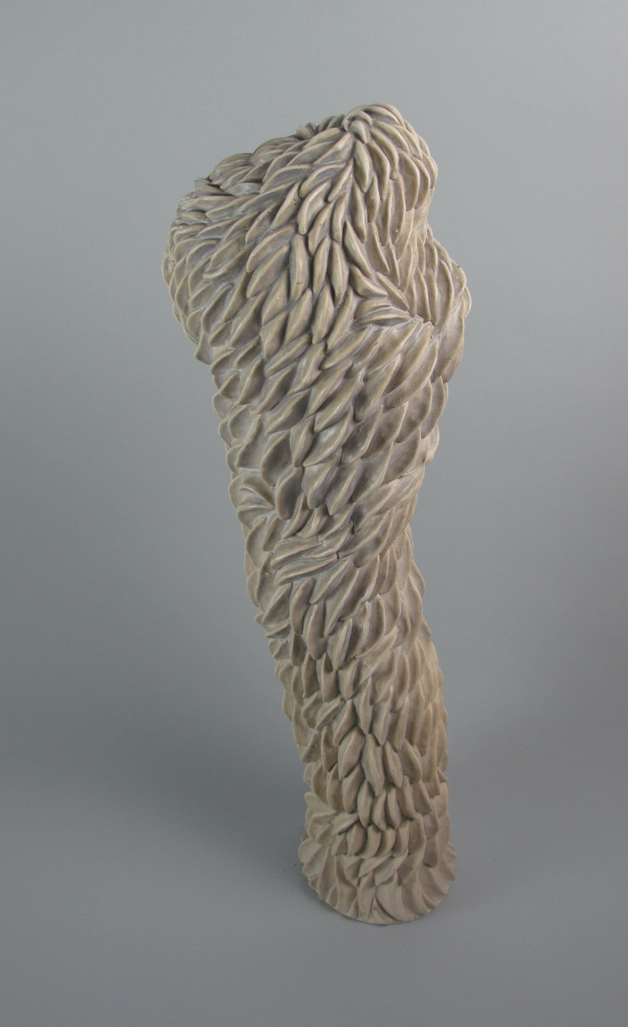 „Swarming Bulge“, gestische Keramik, Skulptur, weiß, cremefarben, grau, Steingut im Angebot 6