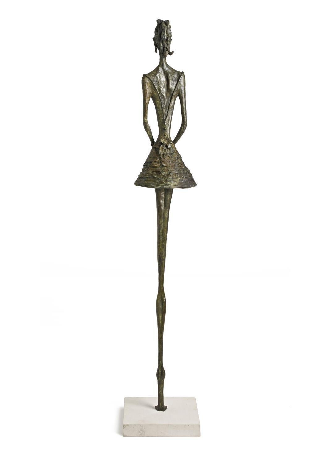 Daiquiri - statua figurativa sottile in bronzo - Sculpture di Sara Ingleby-Mackenzie