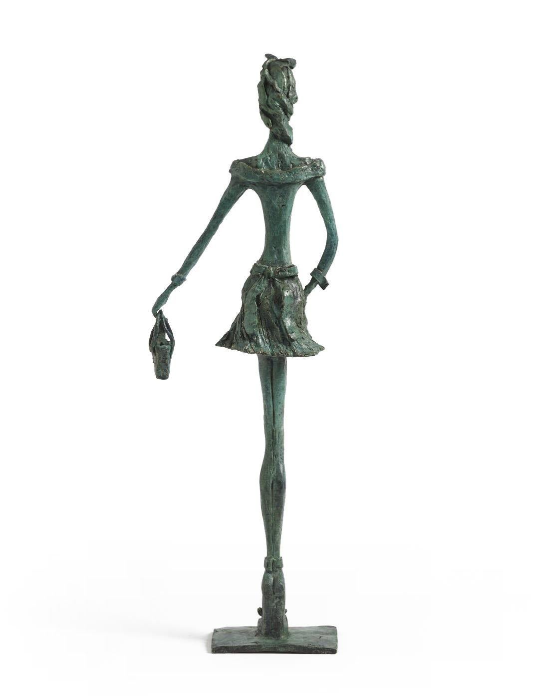 Double Date, mince statue figurative féminine en bronze - Sculpture de Sara Ingleby-Mackenzie