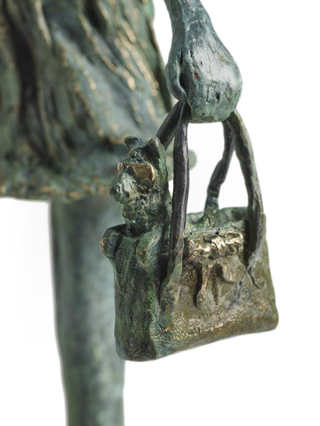 Double Date, mince statue figurative féminine en bronze - Or Figurative Sculpture par Sara Ingleby-Mackenzie