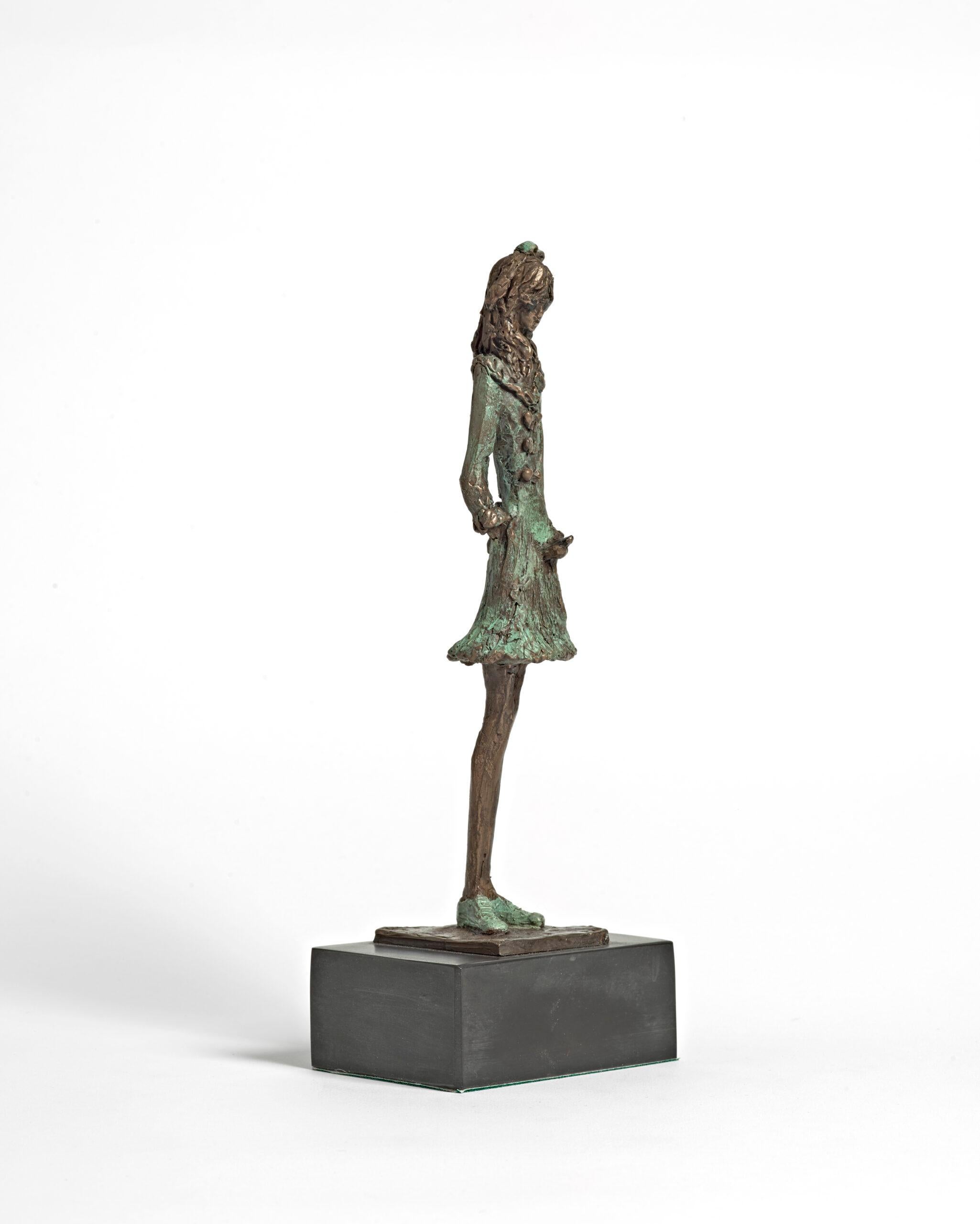 Sara Ingleby-Mackenzie Figurative Sculpture - Hello, How are You?