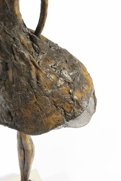 Jersey Lily - mince statue figurative en bronze